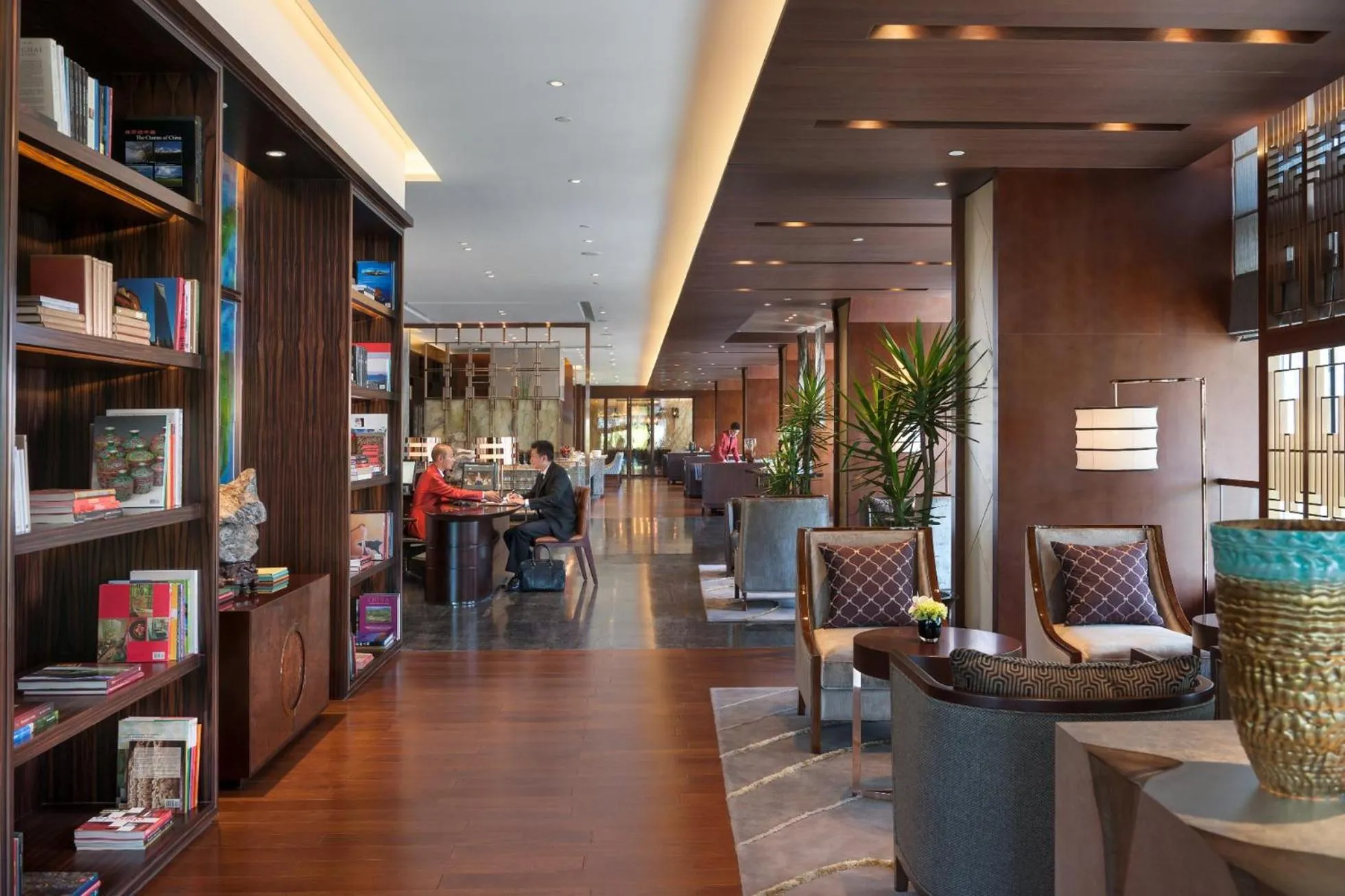 Lounge or bar in Mandarin Oriental Pudong, Shanghai