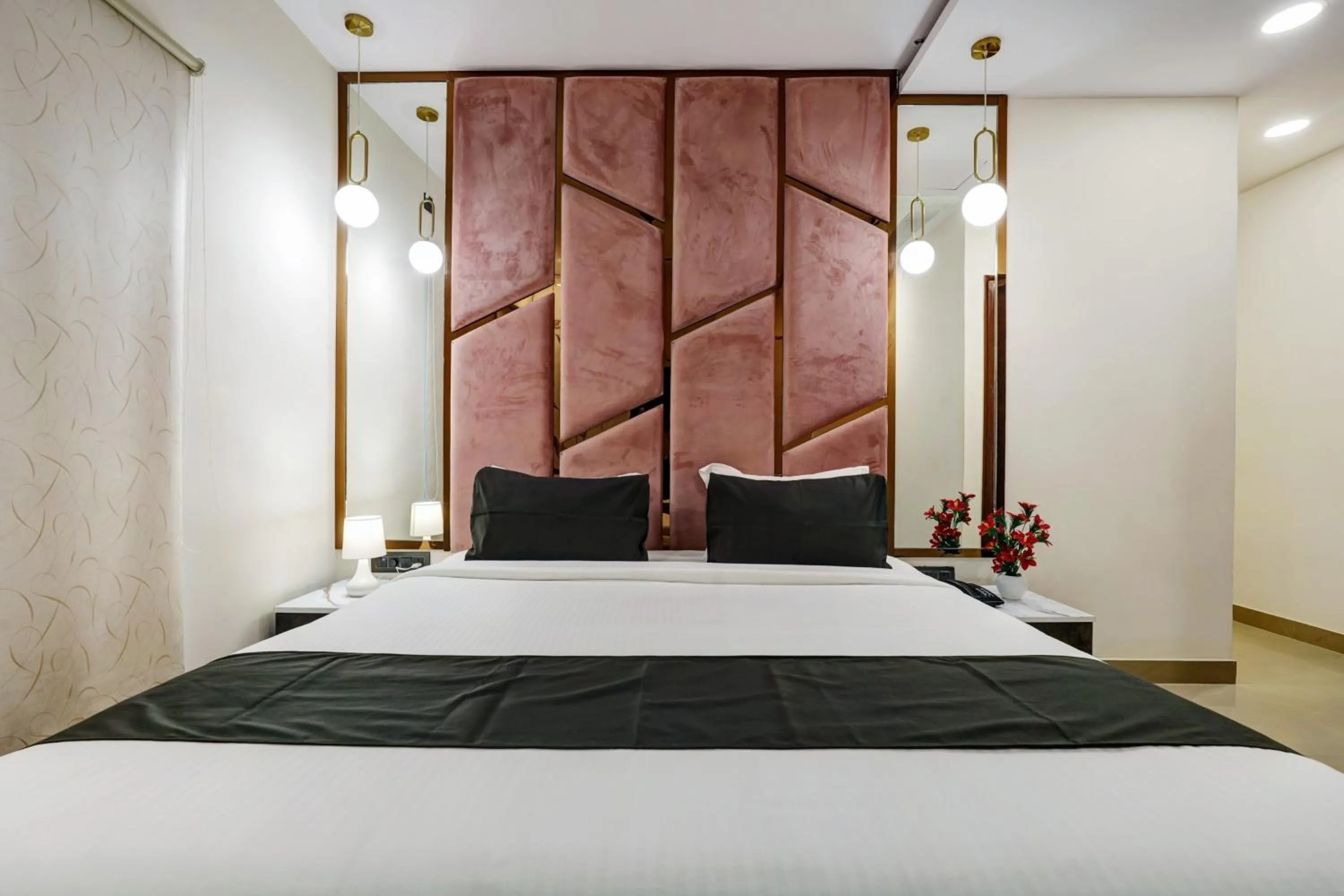 Bedroom, Bed in Astra Hotels & Suites - Koramangala