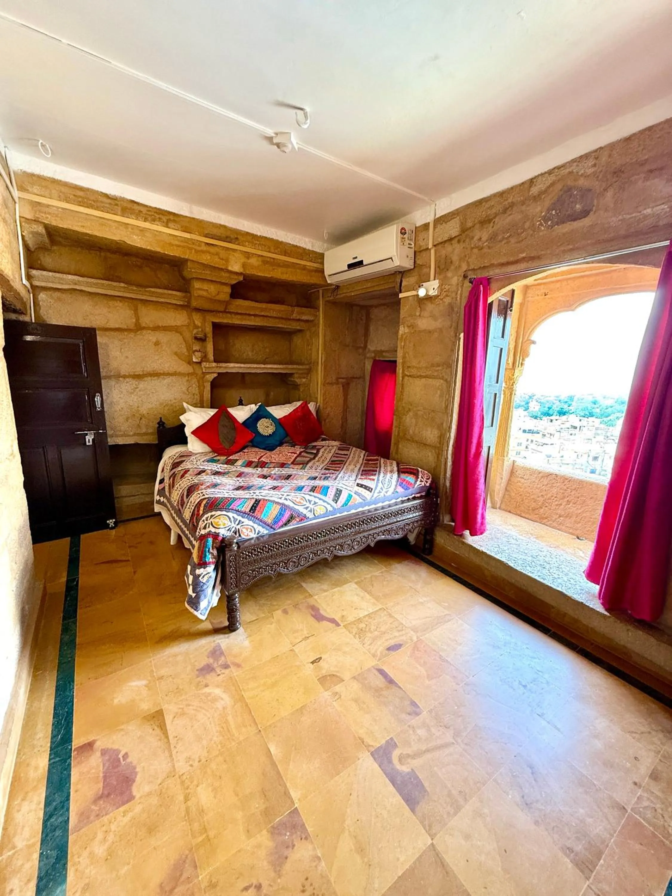 Bed in Hotel Victoria