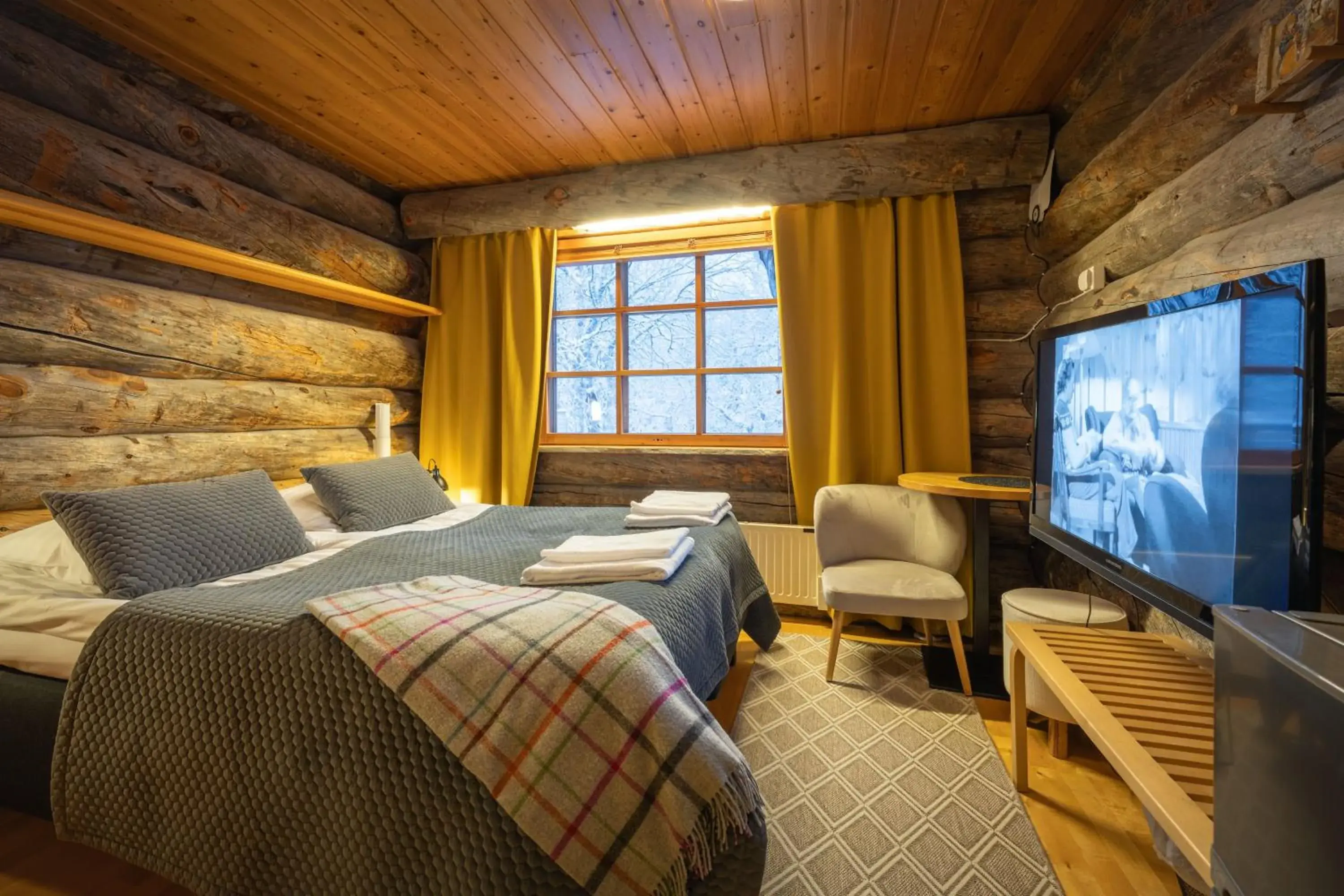 Small Double Room in Kuukkeli Log Houses Teerenpesä Small Double Room in Kuukkeli Log Houses Teerenpesä