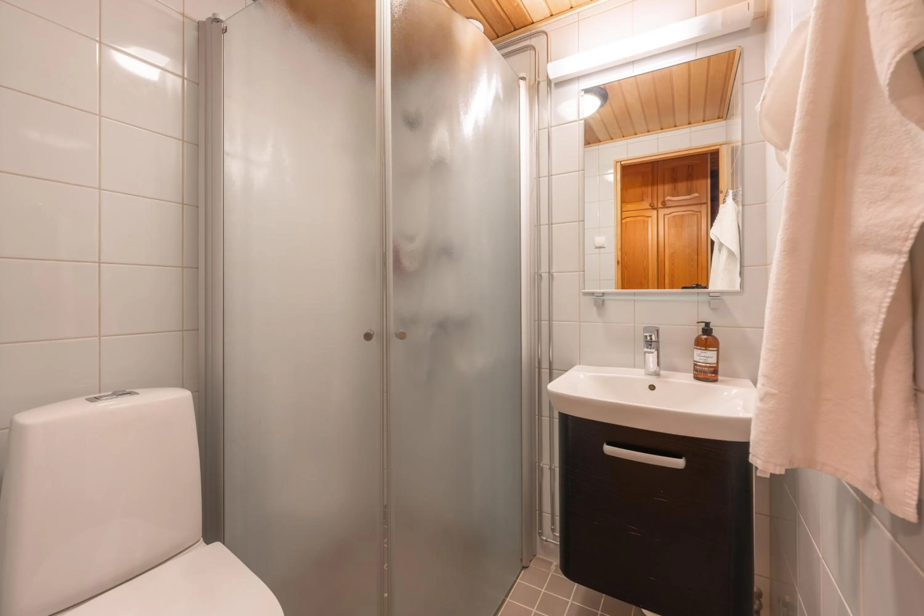 Kuukkeli Log Houses Teerenpesä