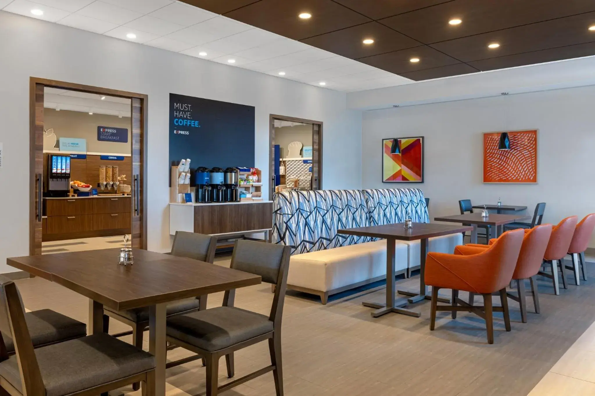 Breakfast in Holiday Inn Express & Suites St Thomas Breakfast in Holiday Inn Express & Suites St Thomas