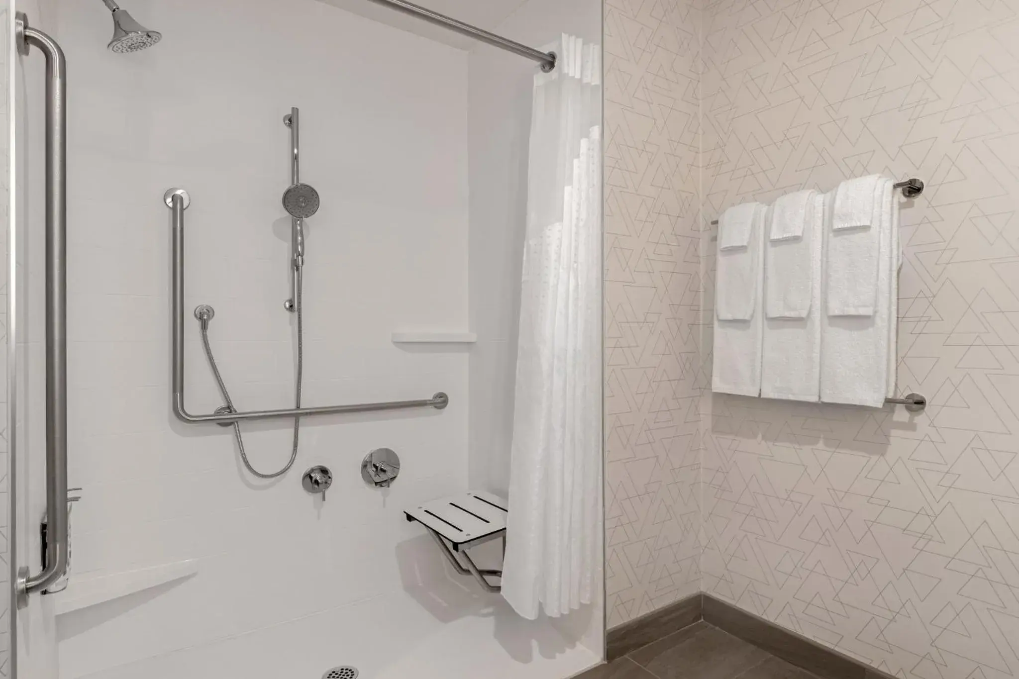 Deluxe King Room - Hearing Accessible in Holiday Inn Express & Suites St Thomas Deluxe King Room - Hearing Accessible in Holiday Inn Express & Suites St Thomas