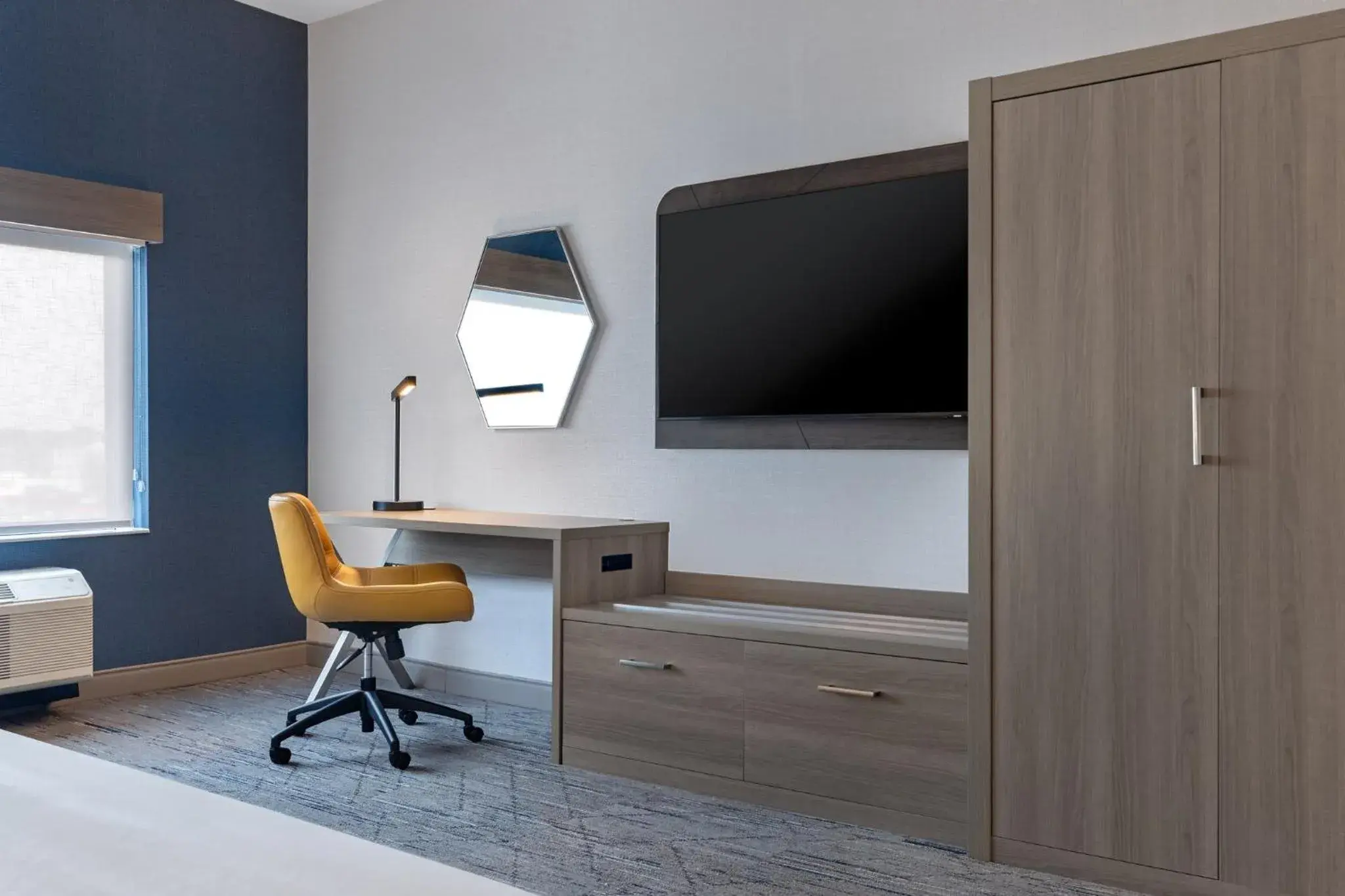 Standard Room in Holiday Inn Express & Suites St Thomas Standard Room in Holiday Inn Express & Suites St Thomas