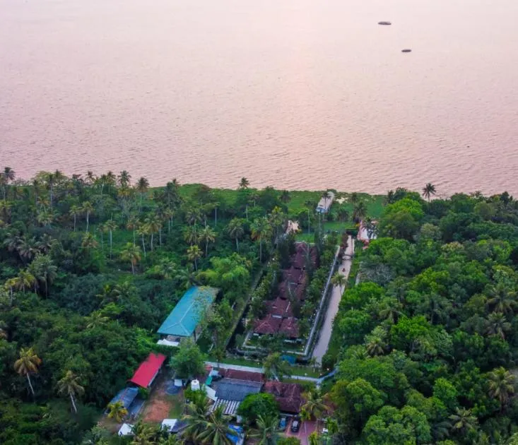Facade/entrance in Paradise Heritage Resort