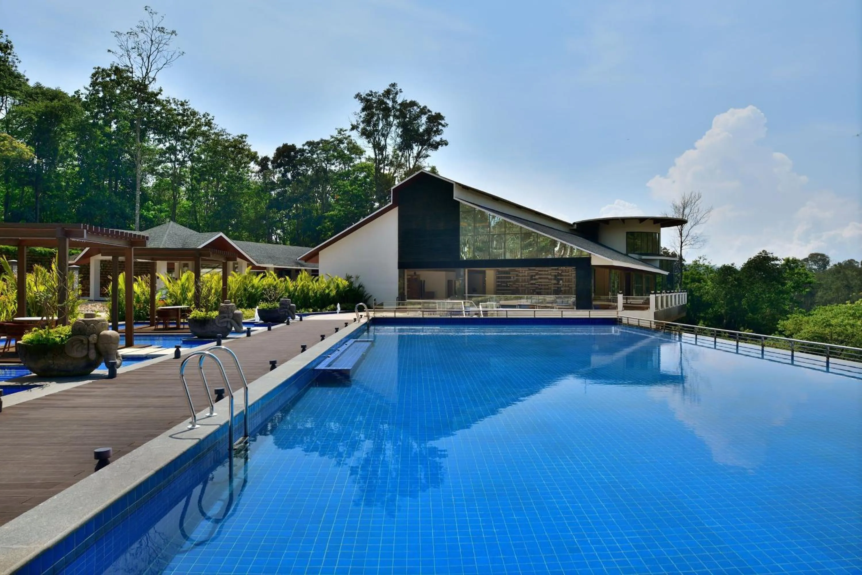 Swimming pool in Coorg Marriott Resort & Spa
