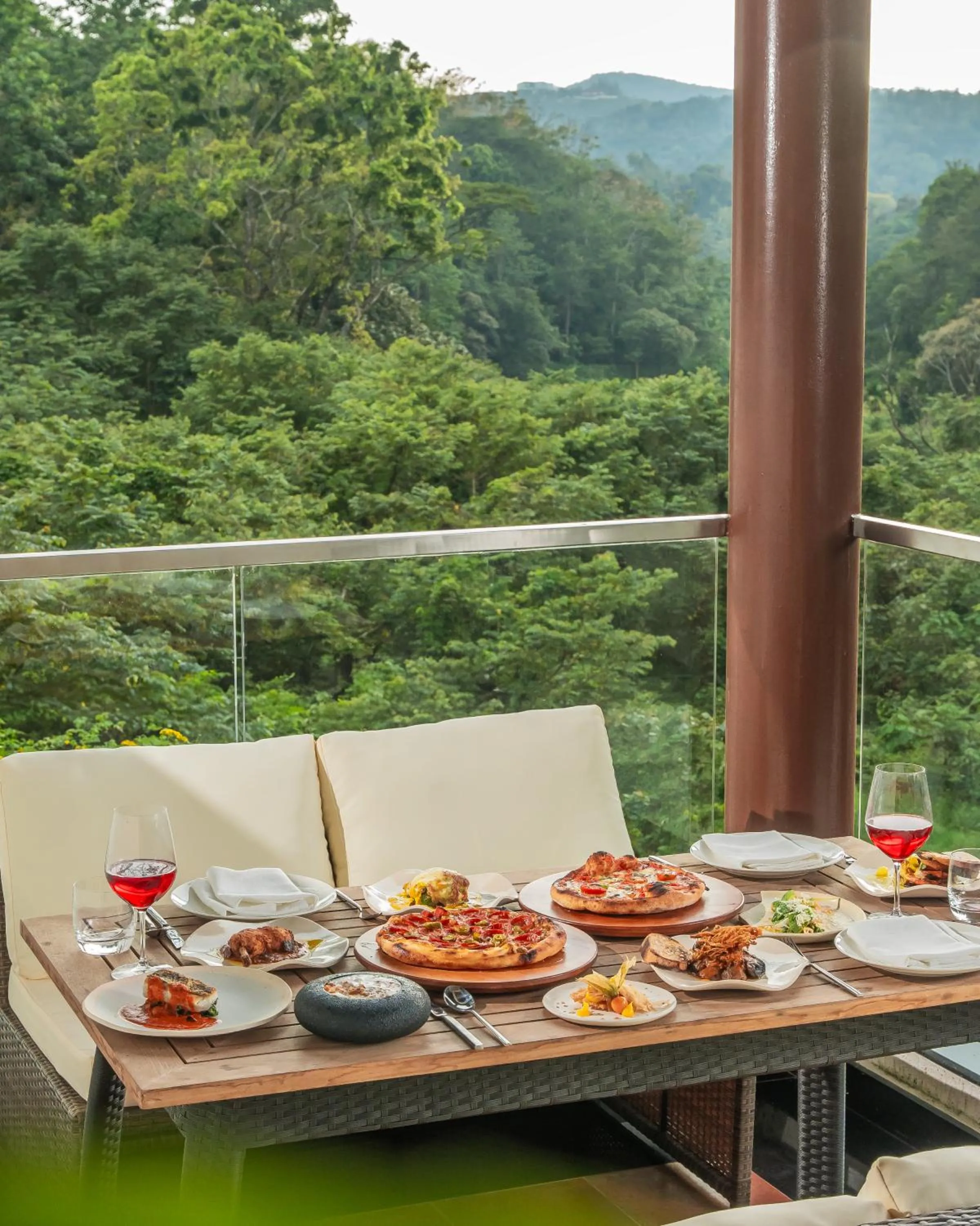 Restaurant/places to eat in Coorg Marriott Resort & Spa