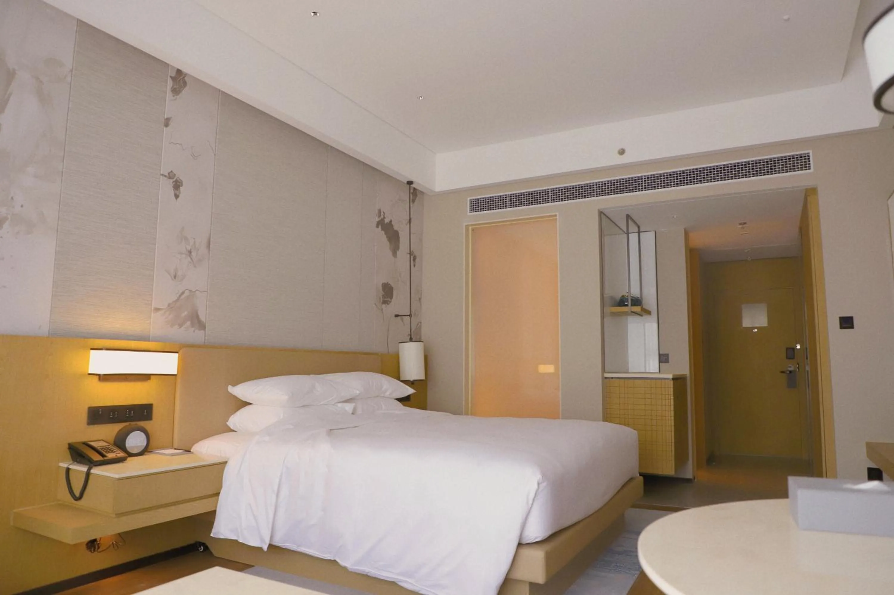 Deluxe King Room with Mountain View in Courtyard by Marriott Jiuzhaigou