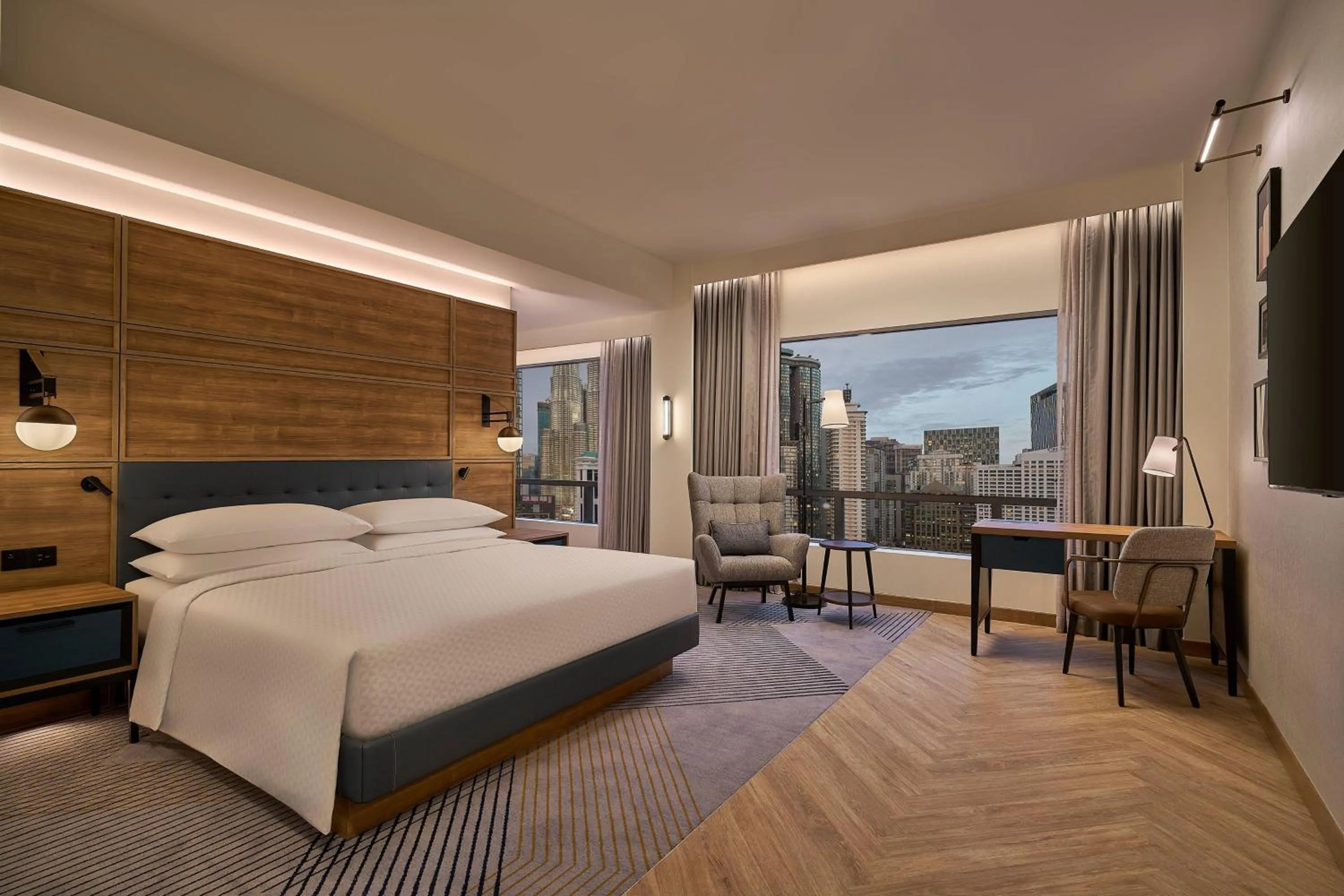 Photo of the whole room, Bed in Four Points by Sheraton Kuala Lumpur, City Centre