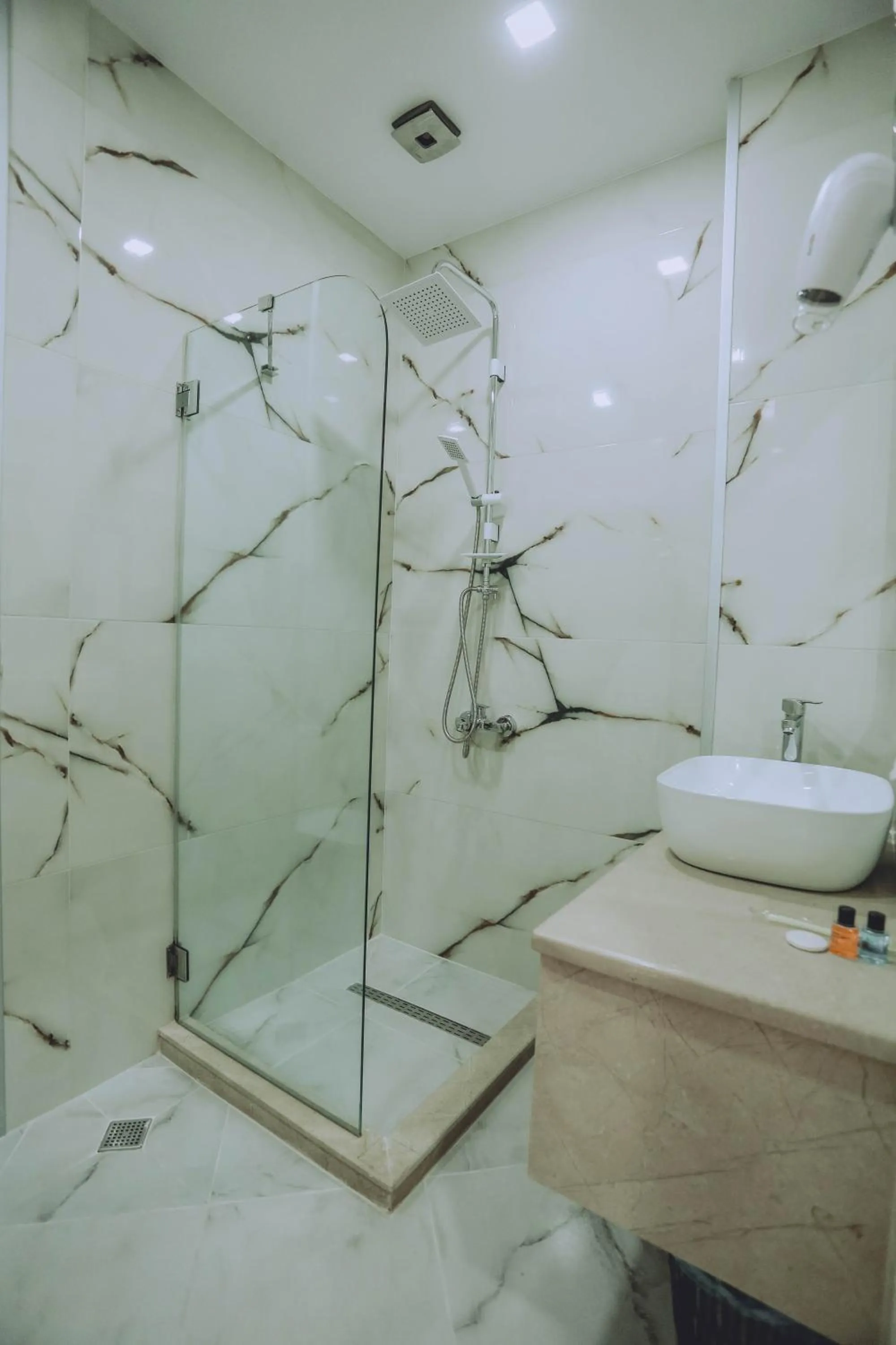 Shower in Royal Medis Hotel