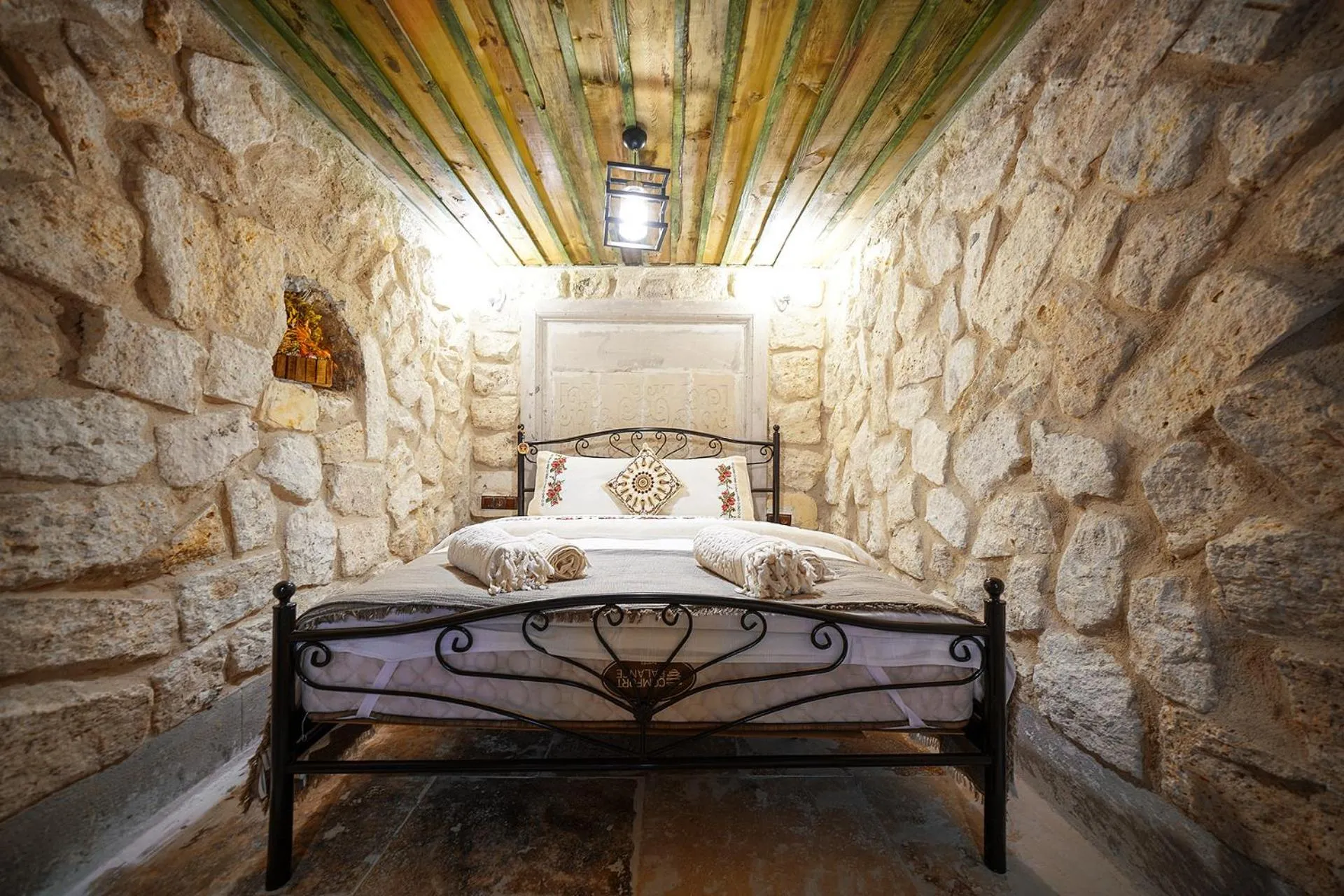 Bed in Aysel Inn House