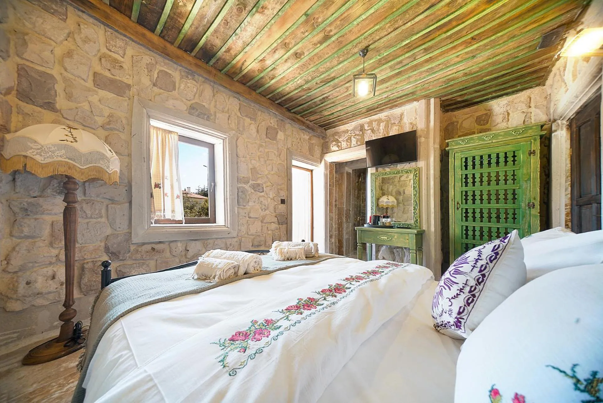 Photo of the whole room in Aysel Inn House