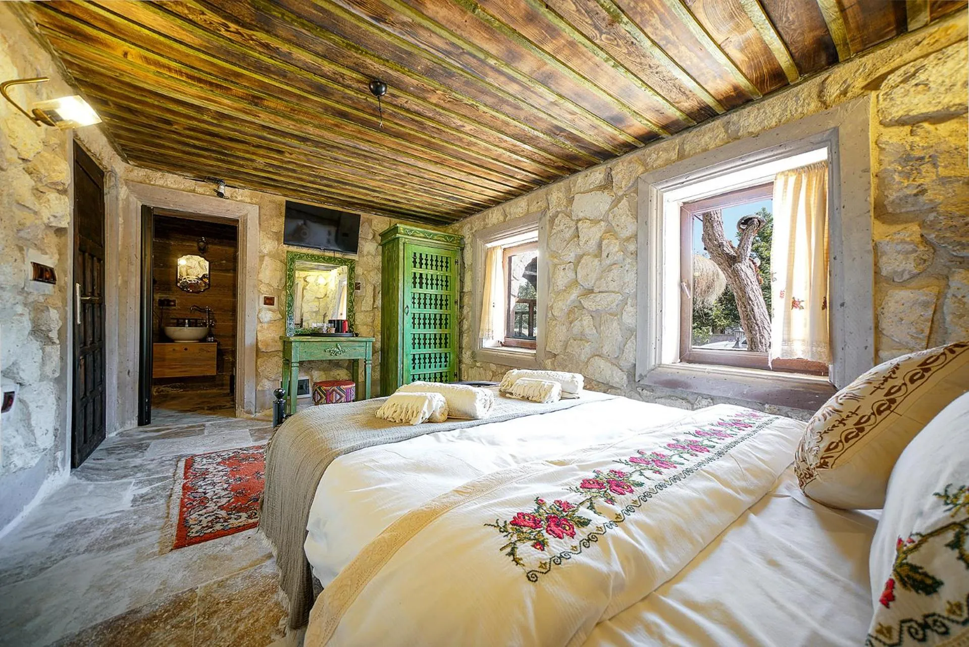 Bed in Aysel Inn House