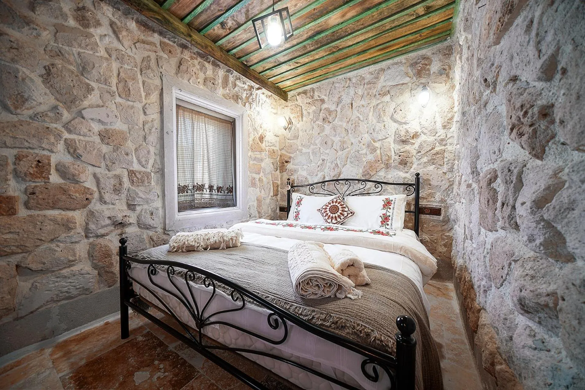Bed in Aysel Inn House