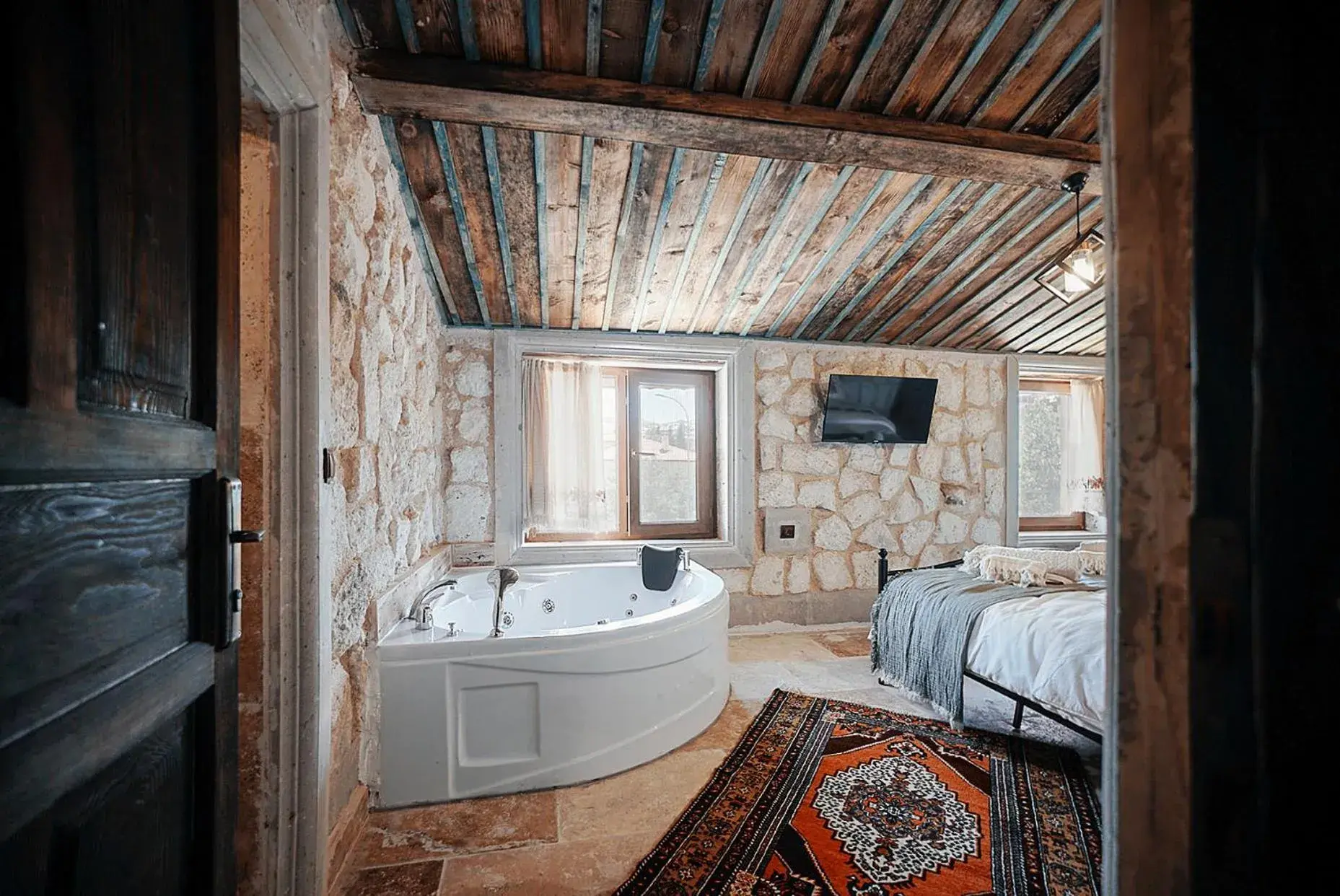 Queen Room with Spa Bath - single occupancy in Aysel Inn House Queen Room with Spa Bath - single occupancy in Aysel Inn House