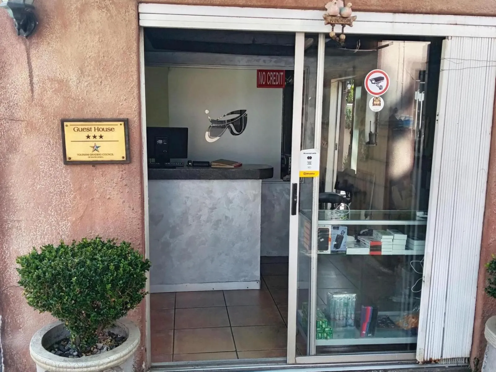 Facade/entrance in Petra Lodge