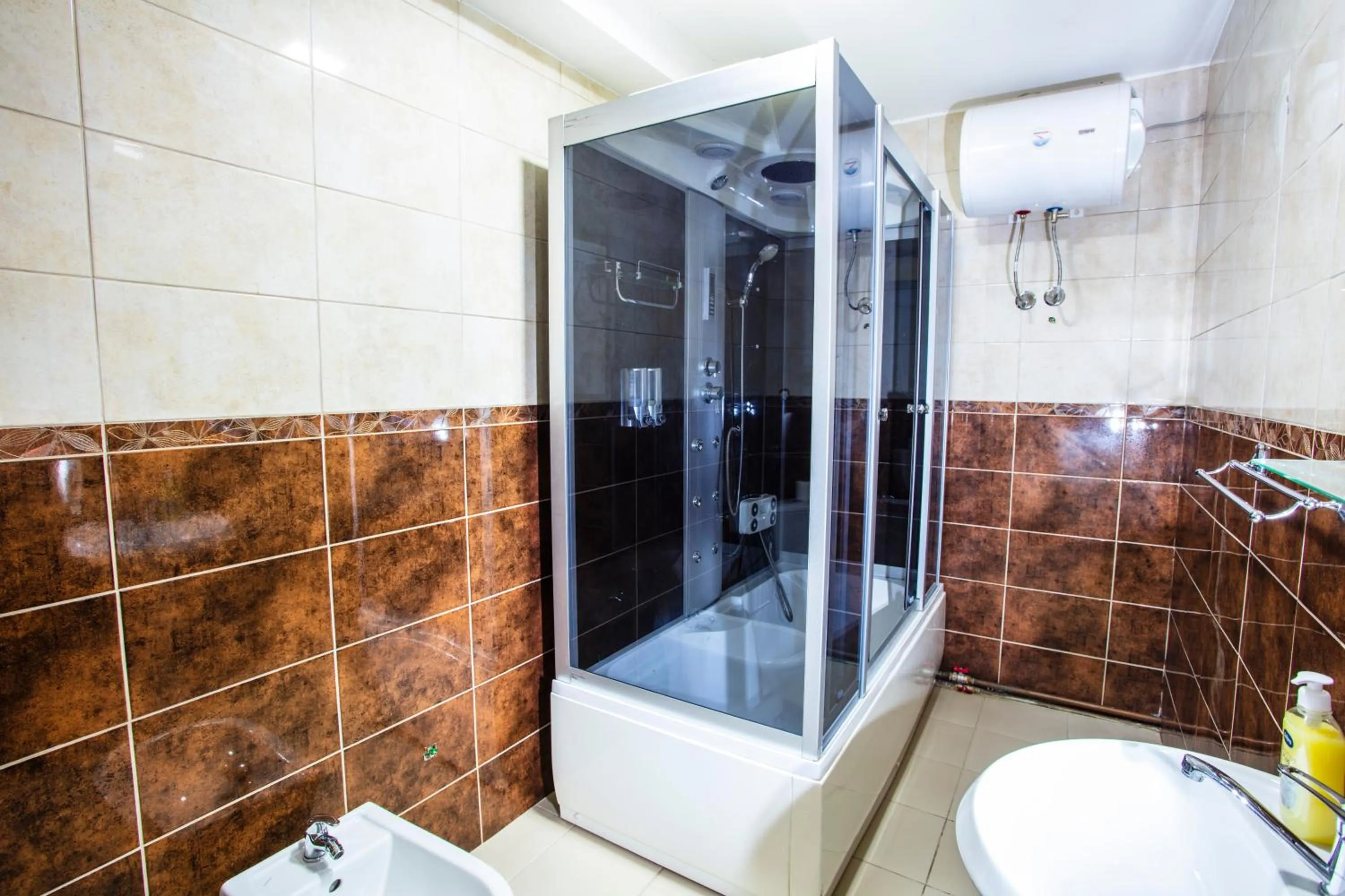 Shower in Hotel Saradis