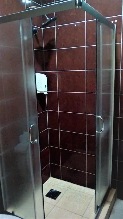 Shower in Hotel Saradis