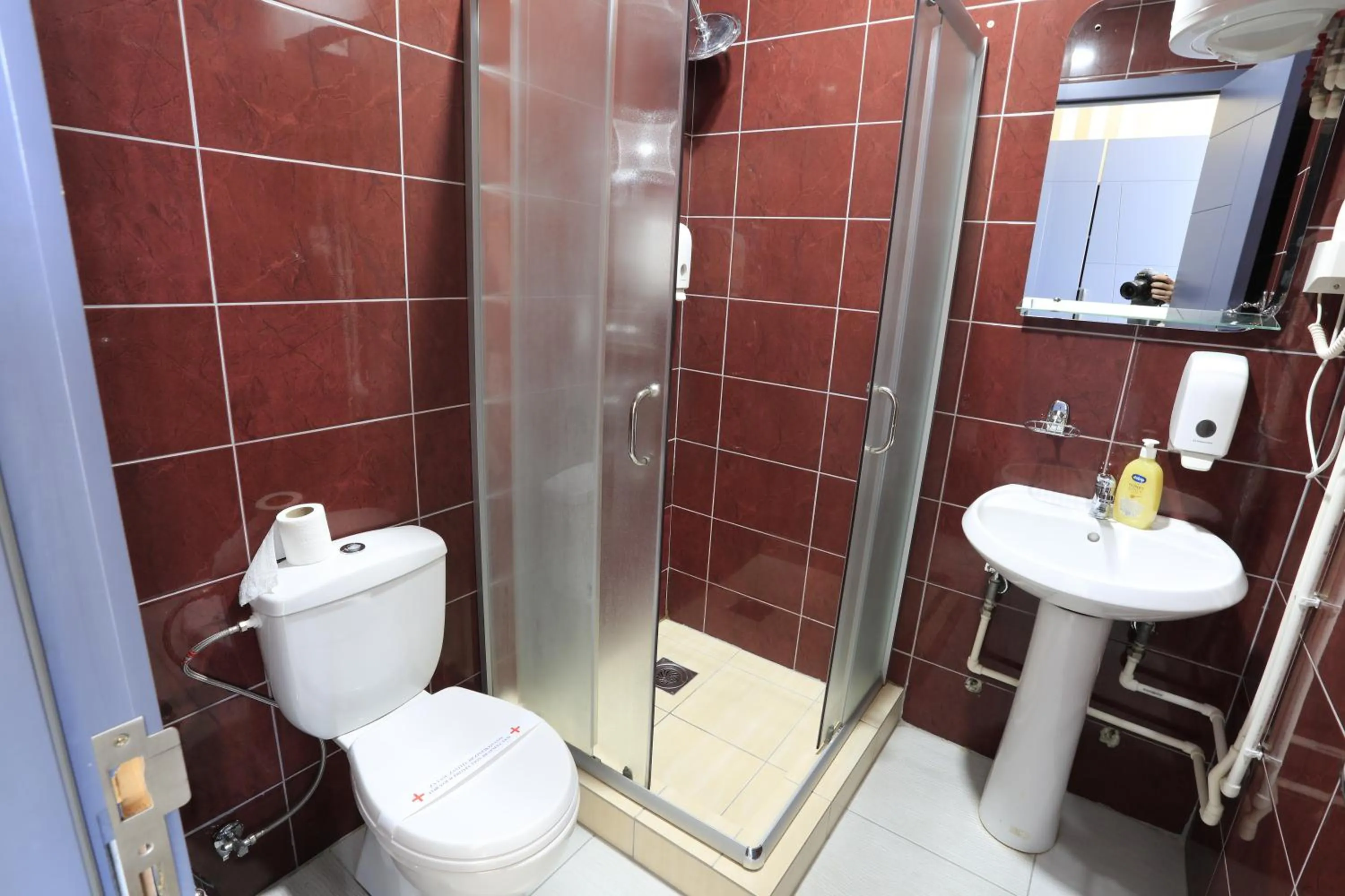 Shower in Hotel Saradis