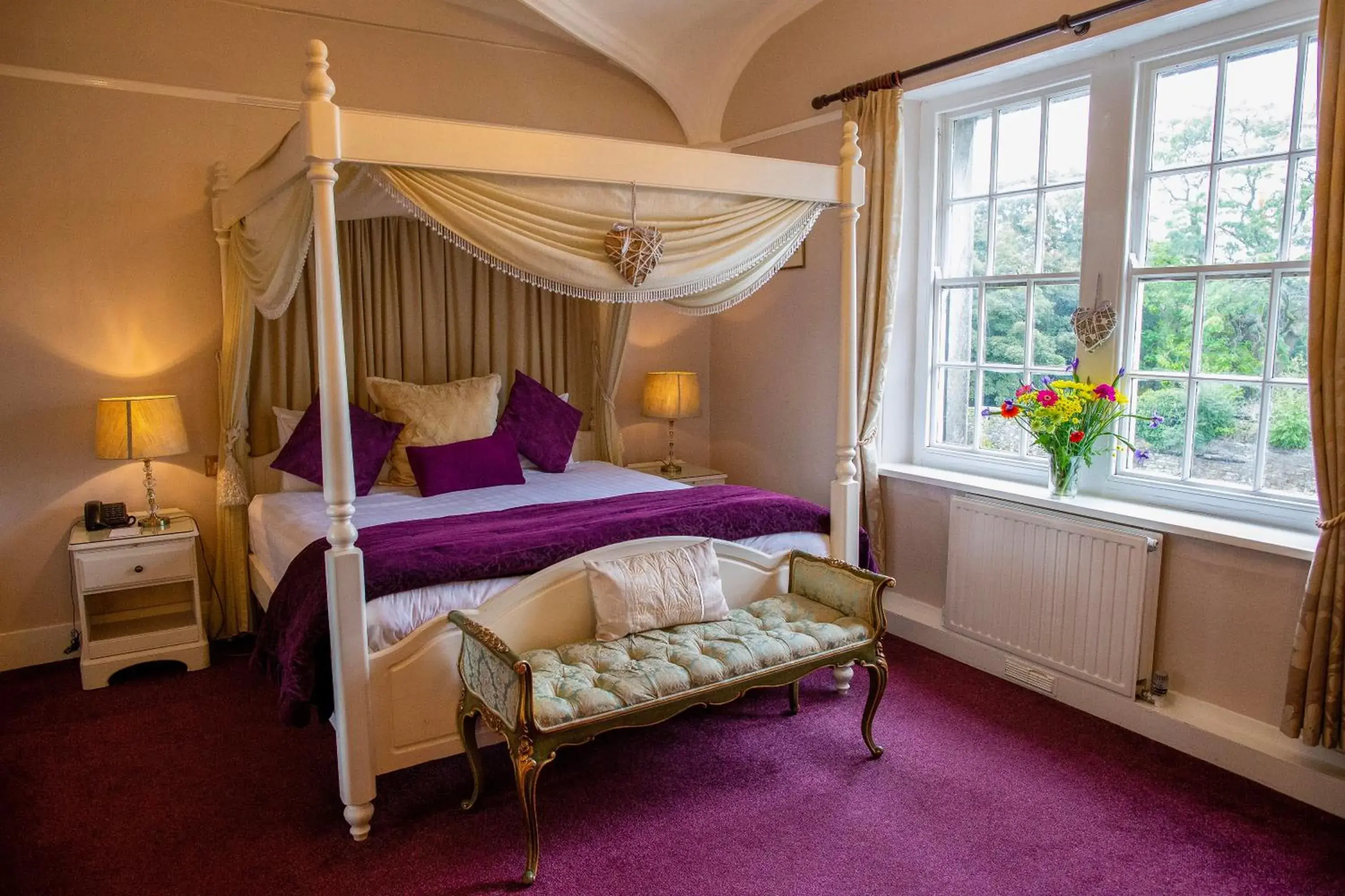 Superior Double Room in Bedford Hotel Superior Double Room in Bedford Hotel