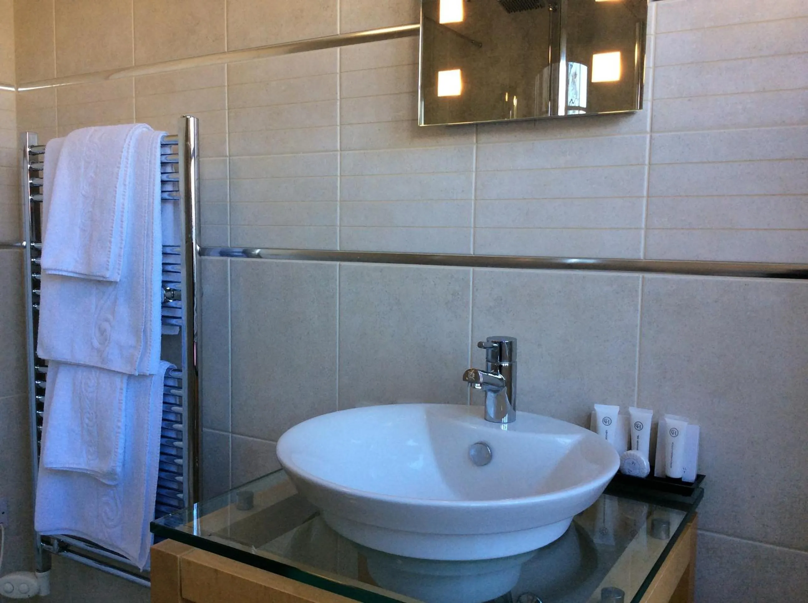 Bathroom in Bedford Hotel