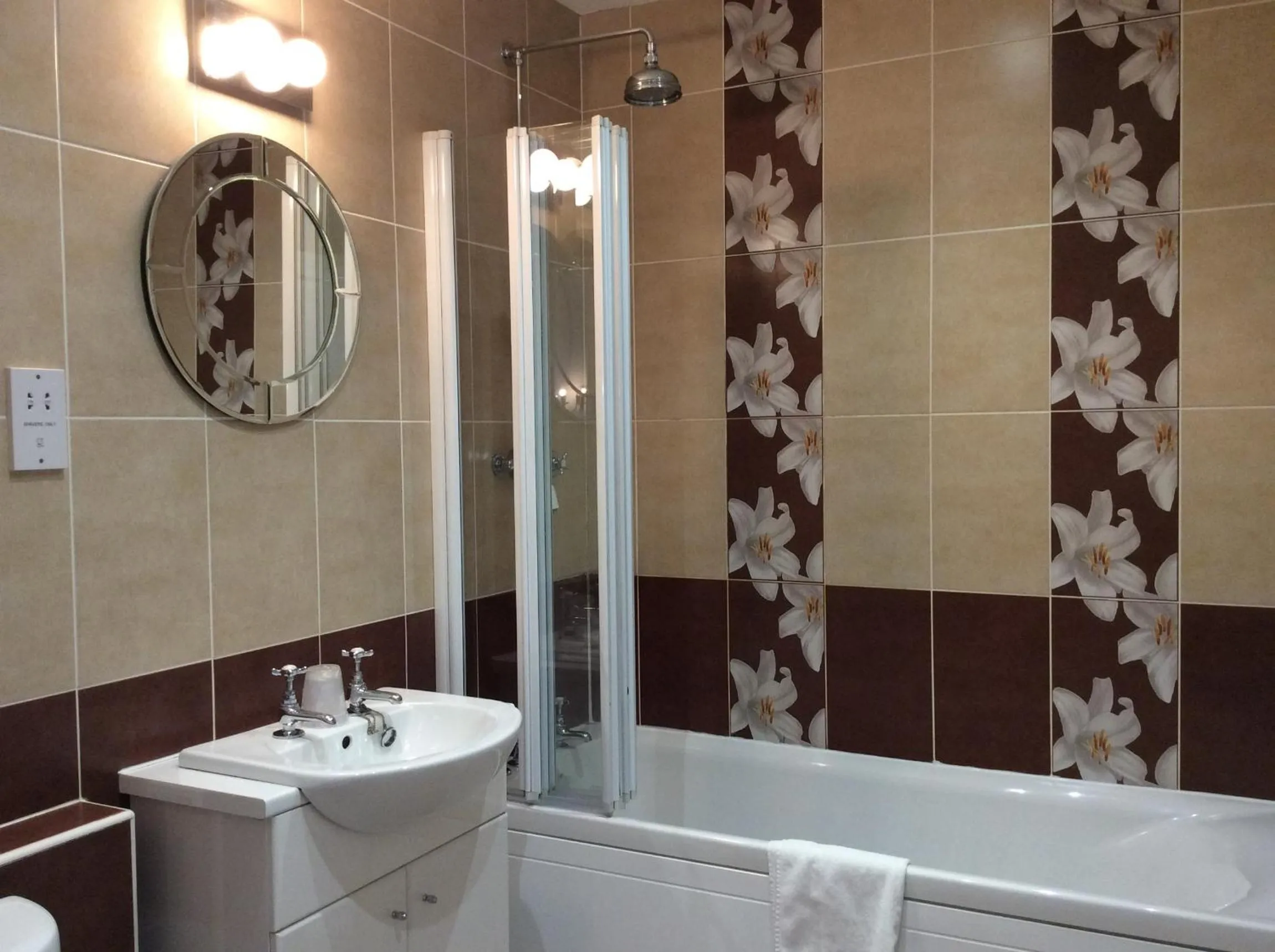 Bathroom in Bedford Hotel