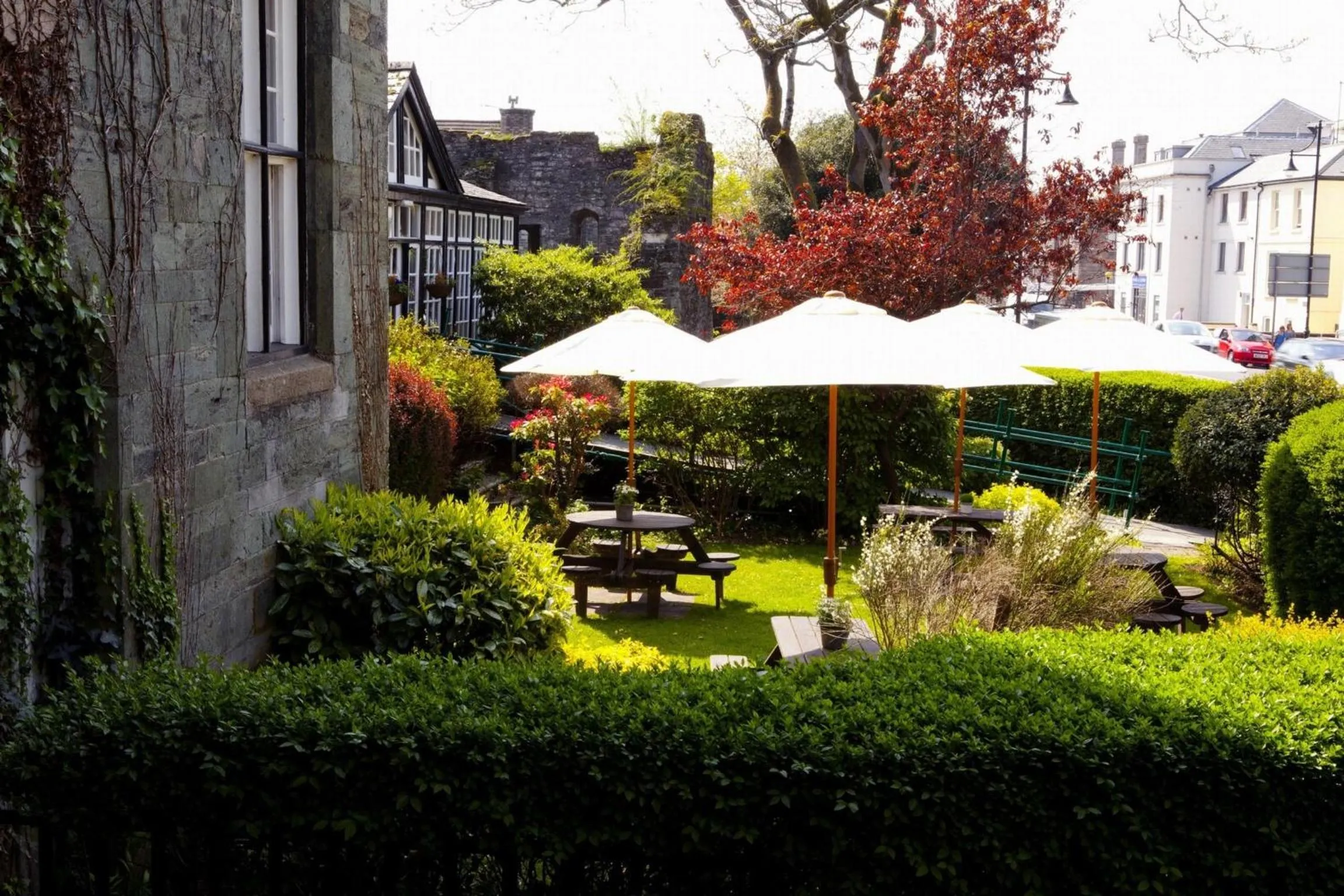 Garden in Bedford Hotel