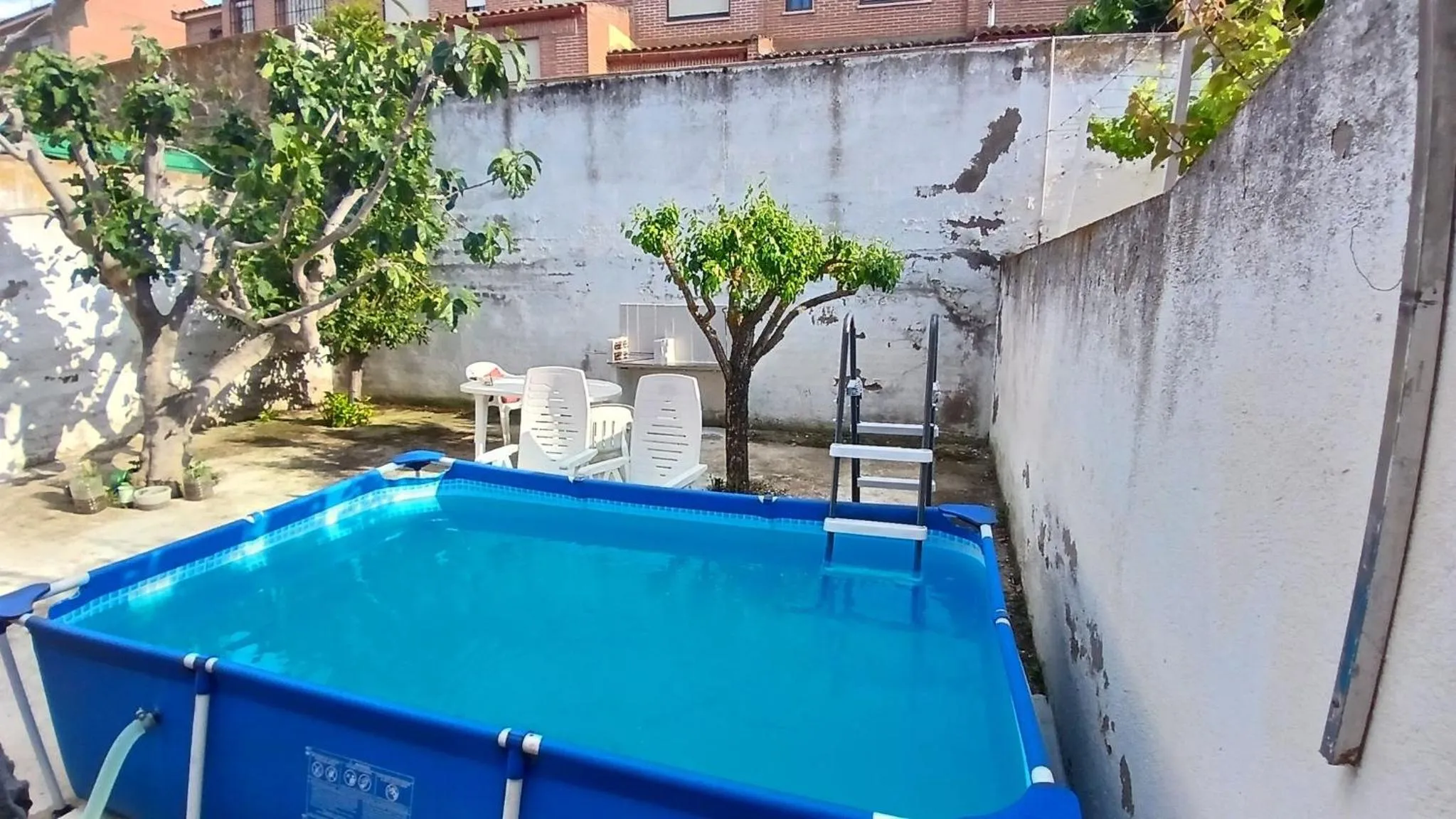 Swimming pool in Private Double Room Toledo
