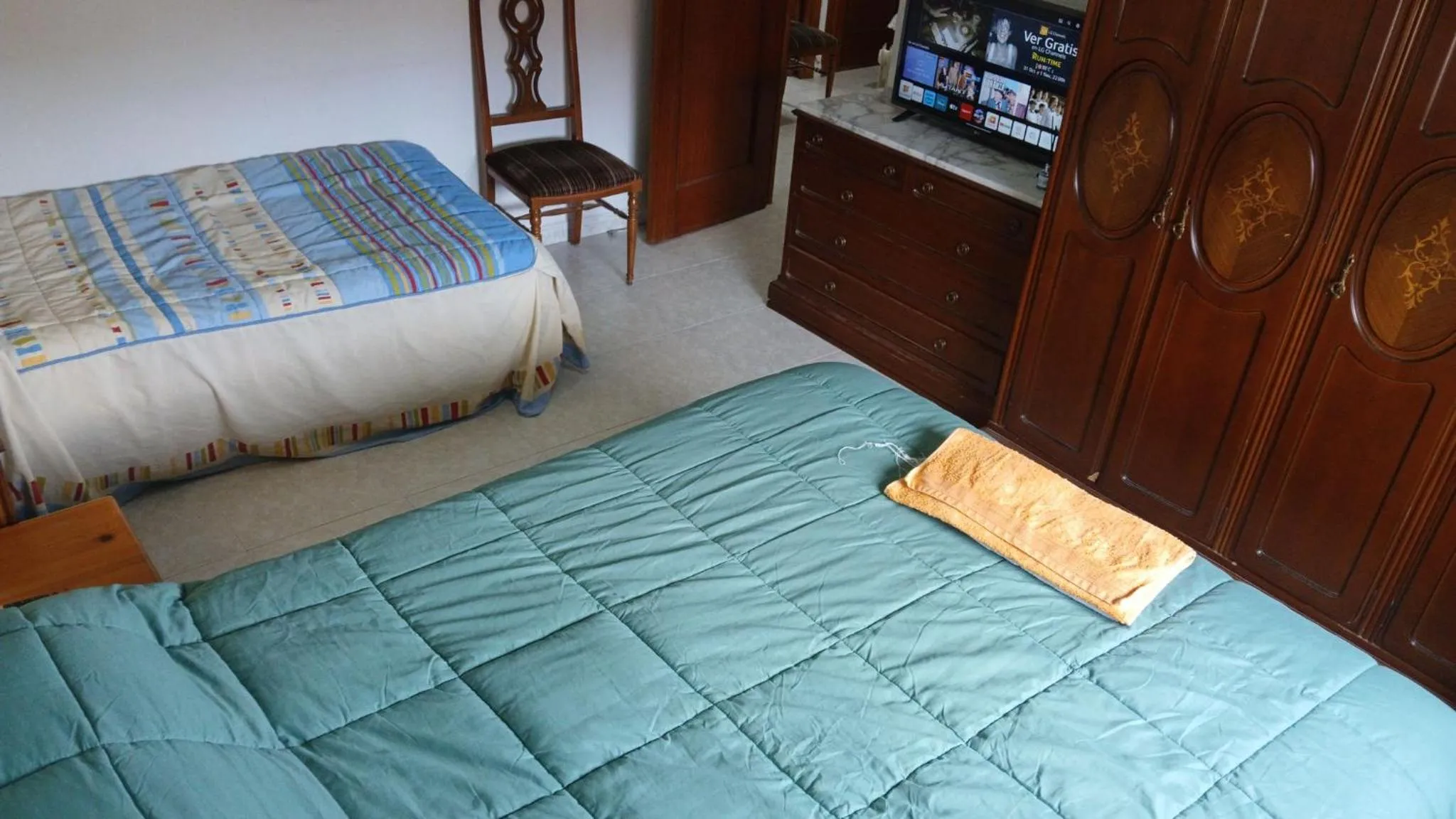 Bed in Private Double Room Toledo