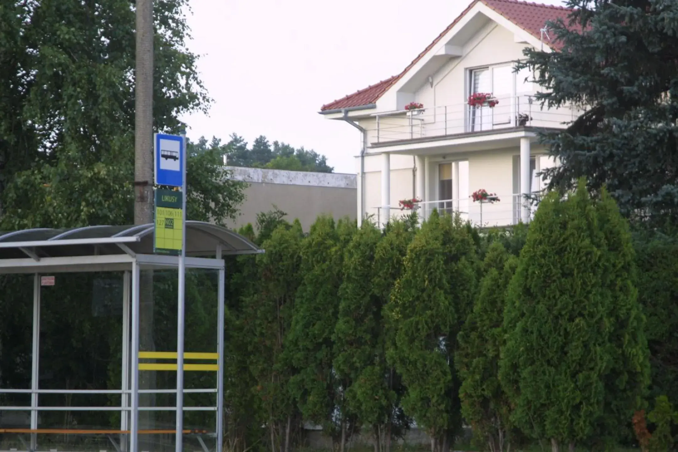 Hotelik Likusy - przy plaży nad jeziorem Ukiel z bezpłatnym prywatnym parkingiem i klimatyzacją Hotelik Likusy - przy plaży nad jeziorem Ukiel z bezpłatnym prywatnym parkingiem i klimatyzacją