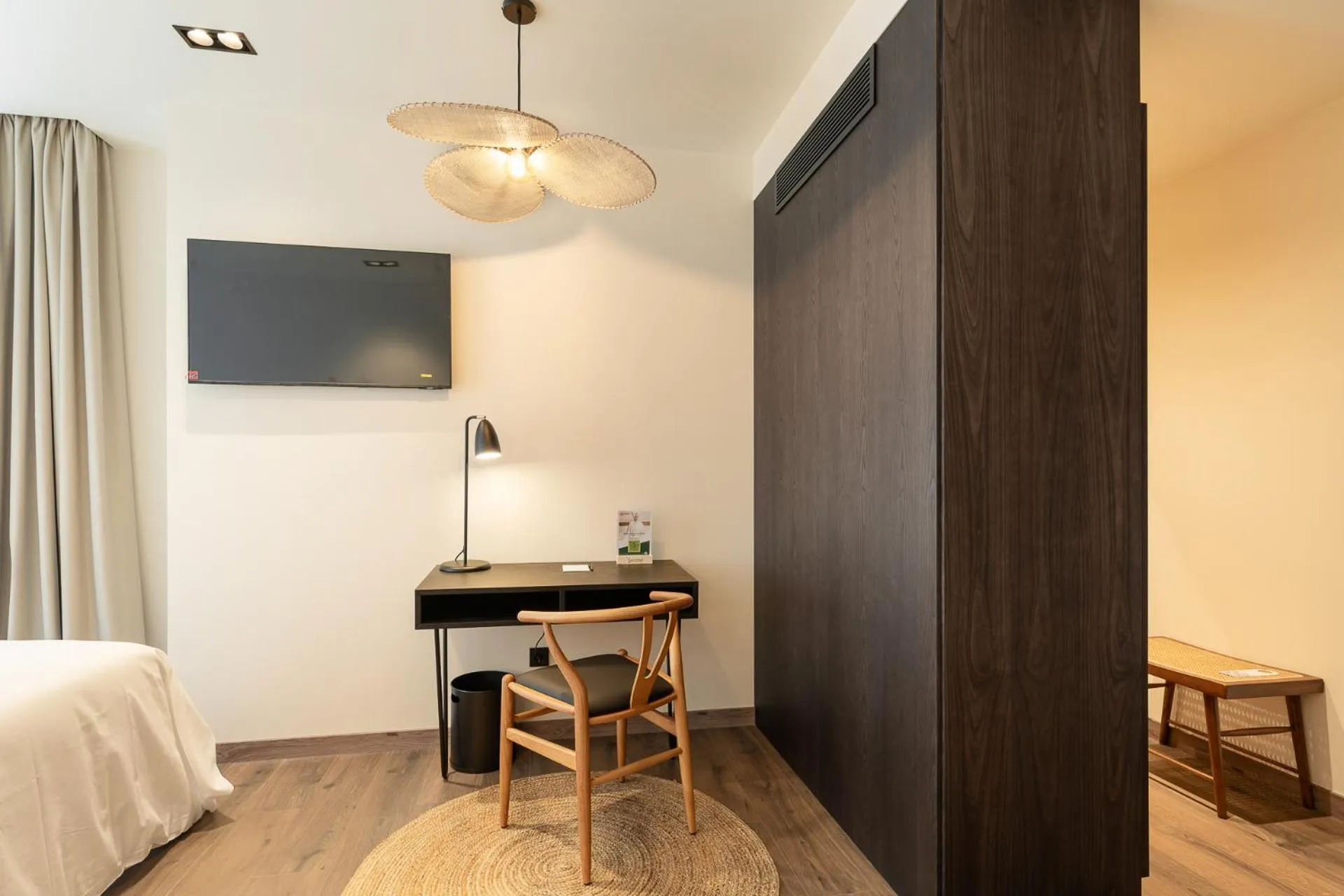 Photo of the whole room, Bed in Sercotel EsteOeste