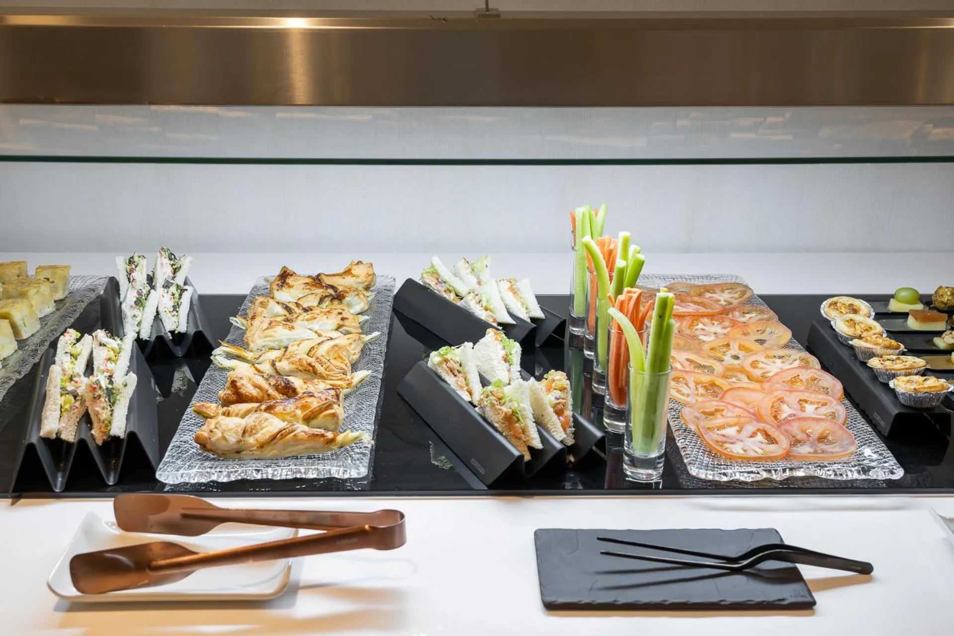 Buffet breakfast in Sercotel EsteOeste