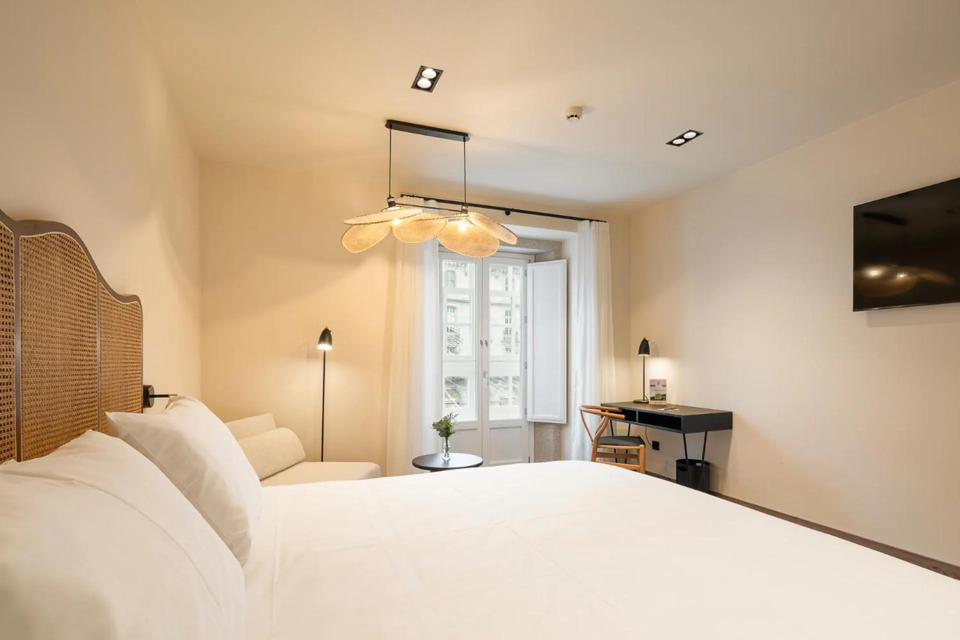 Photo of the whole room, Bed in Sercotel EsteOeste