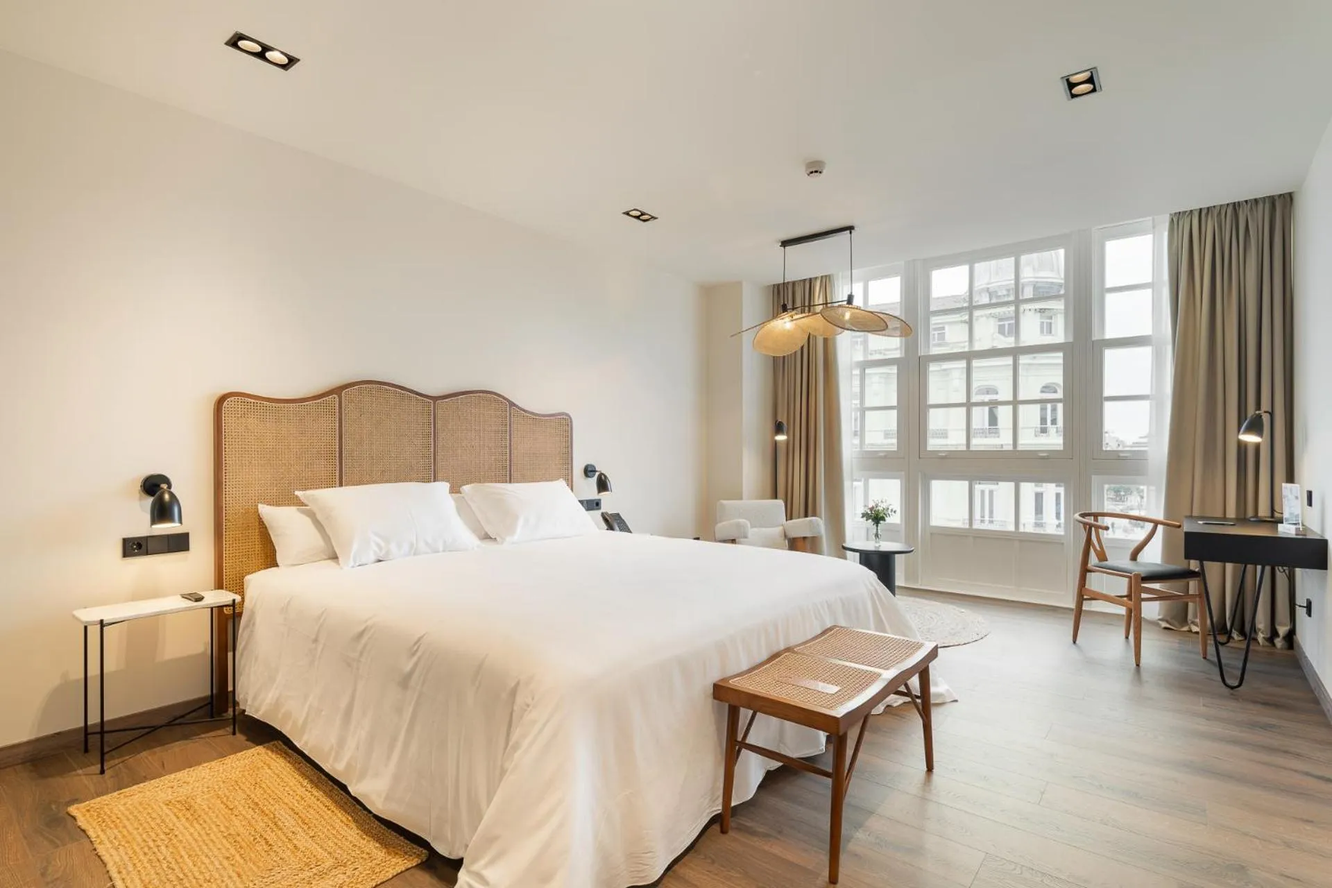 Photo of the whole room, Bed in Sercotel EsteOeste