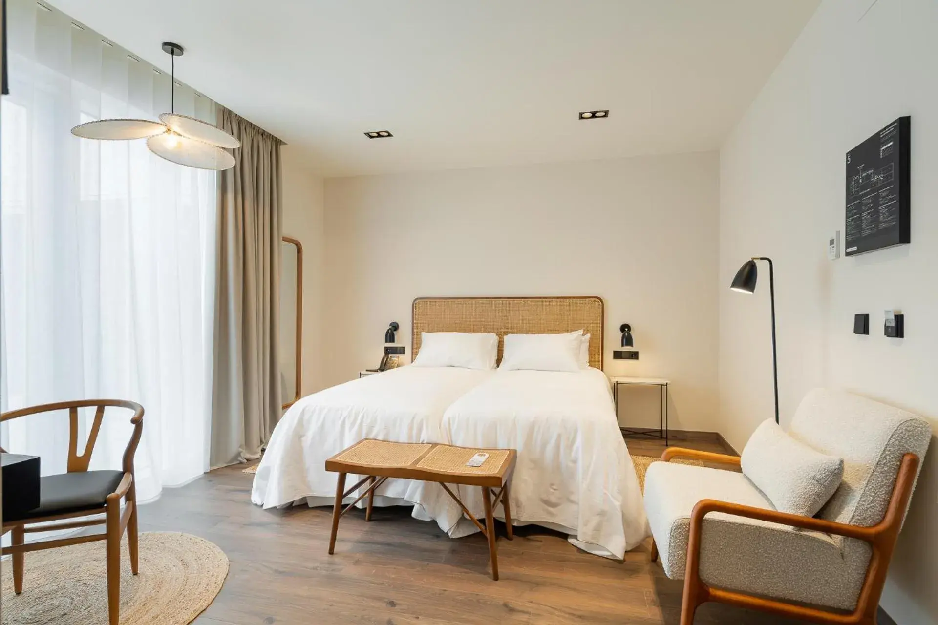 Photo of the whole room, Bed in Sercotel EsteOeste Photo of the whole room, Bed in Sercotel EsteOeste