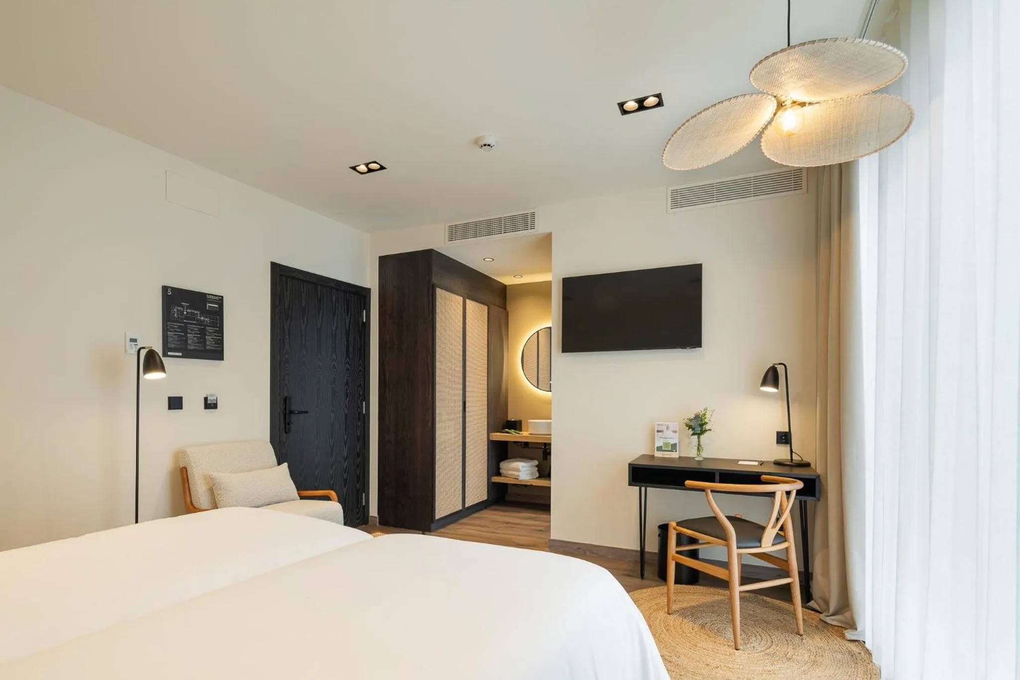 Photo of the whole room, Bed in Sercotel EsteOeste