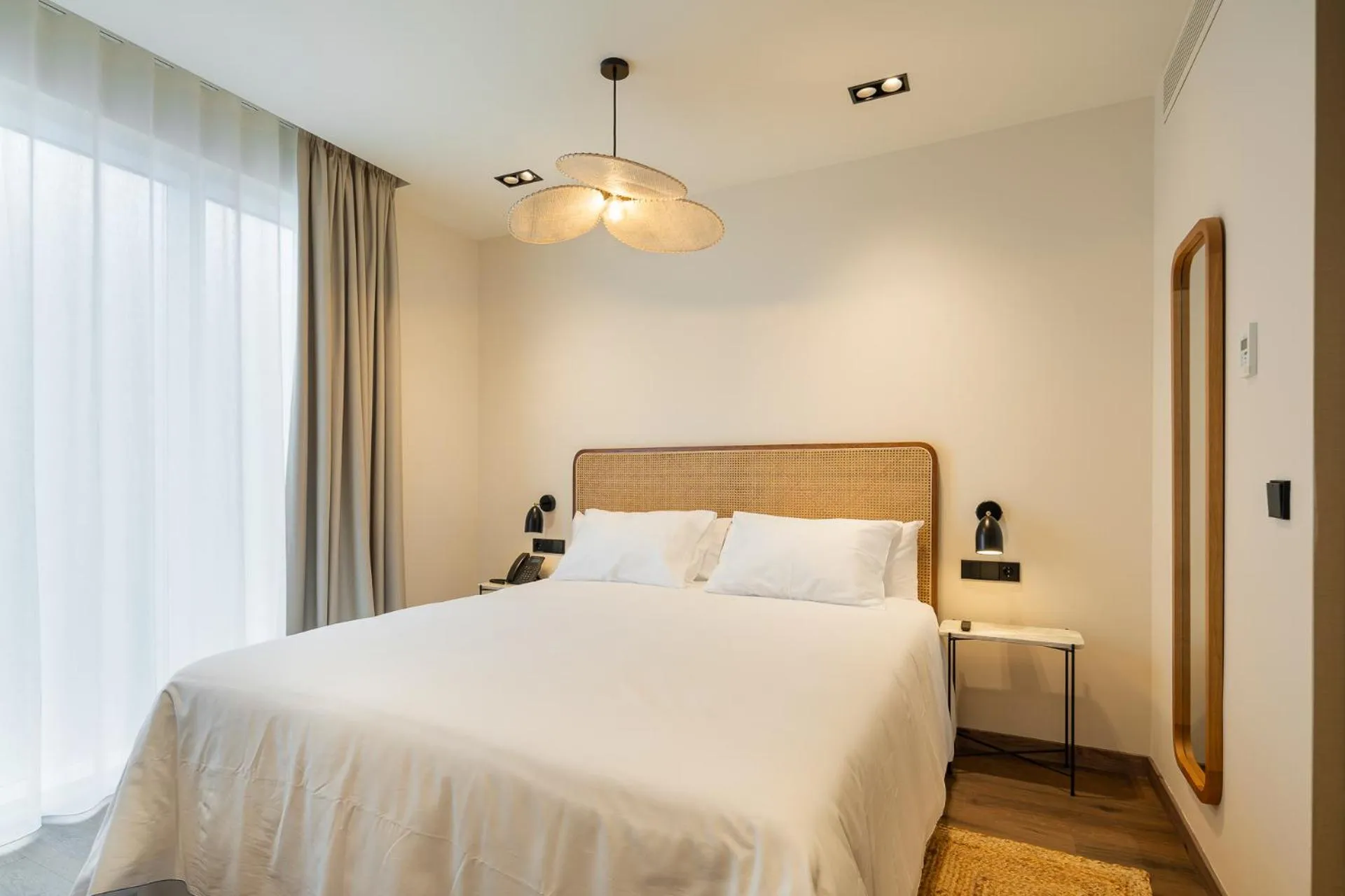 Photo of the whole room, Bed in Sercotel EsteOeste