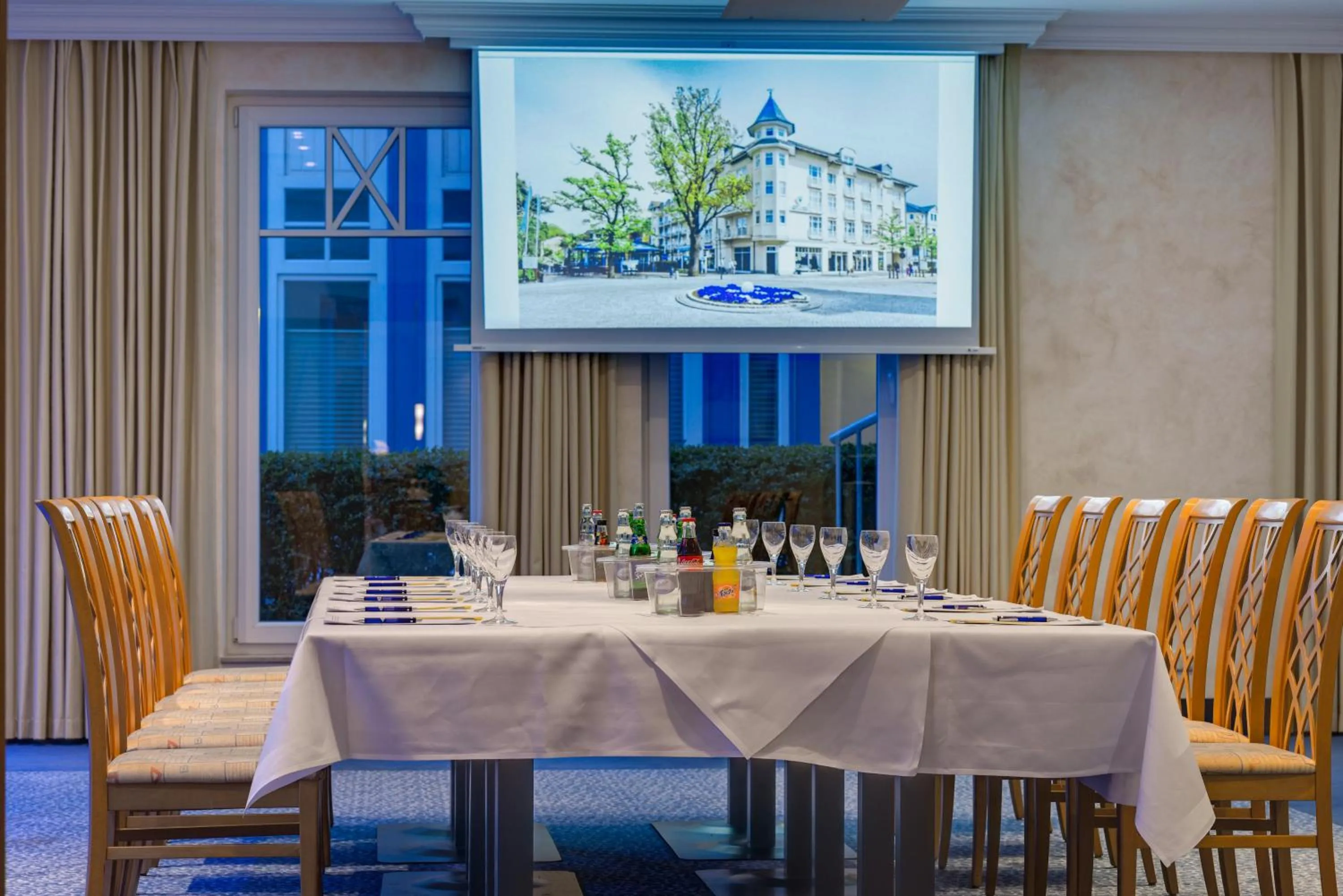 Restaurant/places to eat in Hotel Aquamarin