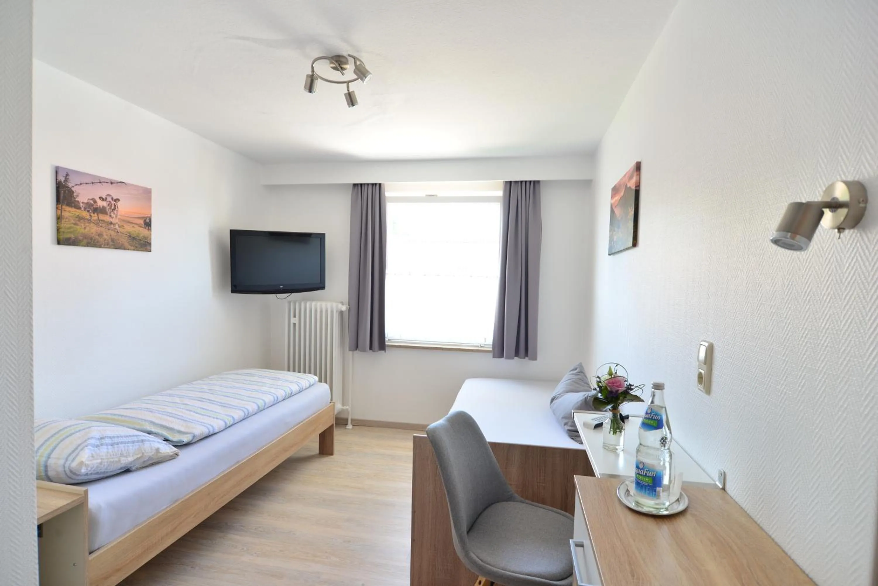 TV and multimedia, Bed in Haus am Bach
