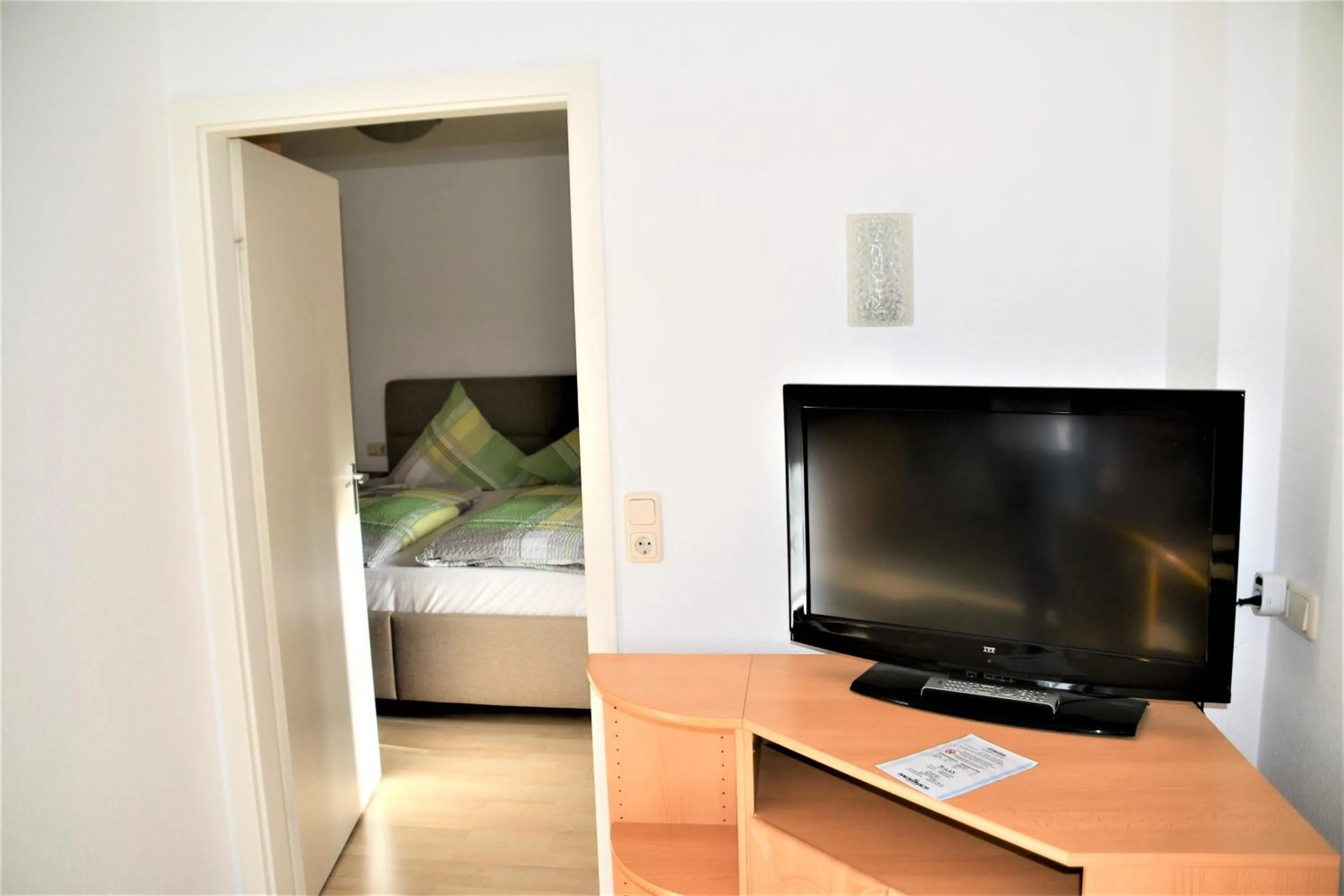 TV and multimedia, Bed in Haus am Bach