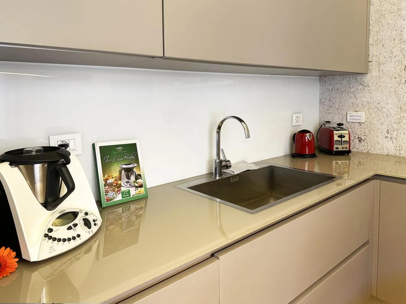 Kitchen or kitchenette in ARCAsuite Tritone Luxury