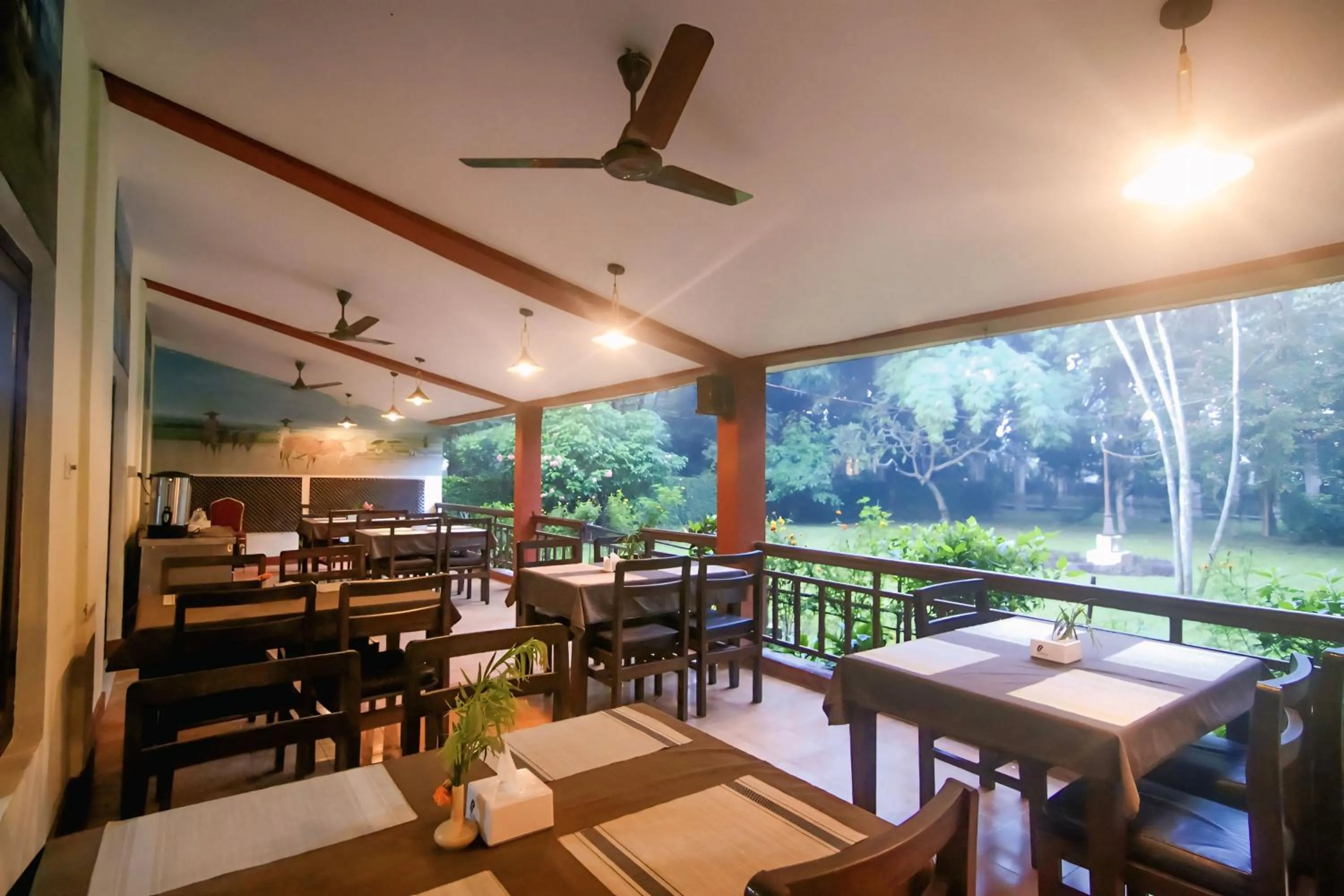 Restaurant/places to eat in Chitwan Paradise Hotel