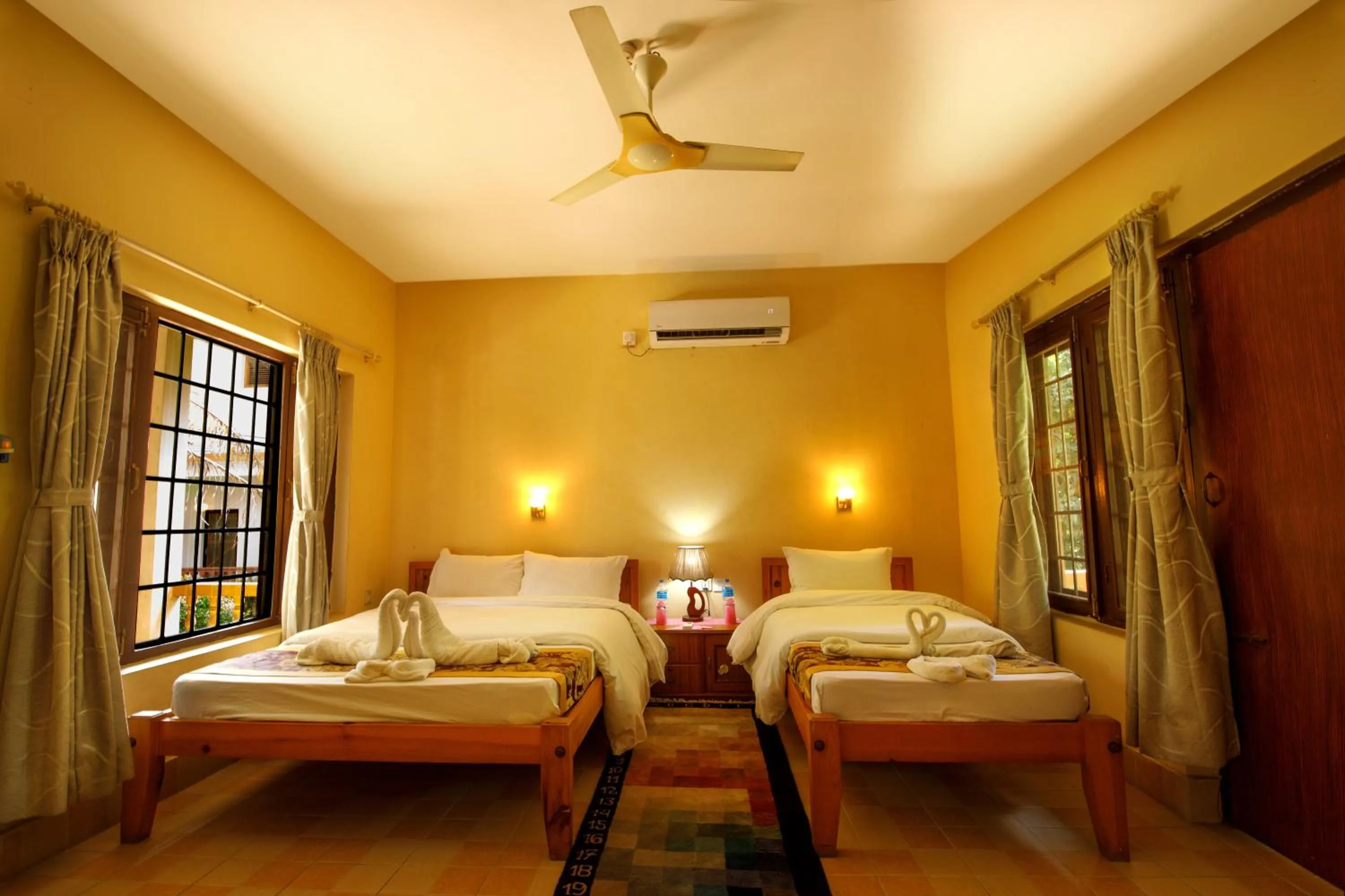 Bedroom, Bed in Chitwan Paradise Hotel