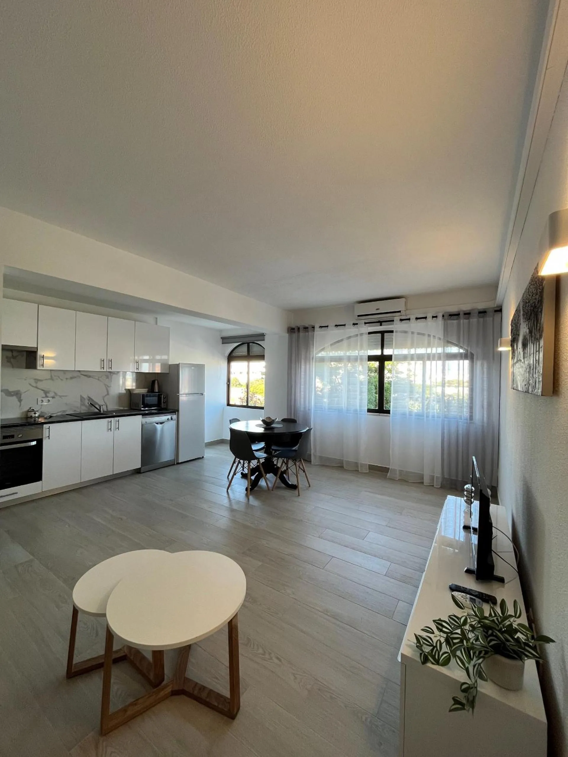 Communal lounge/ TV room in Albufeira Central 6 by Homing