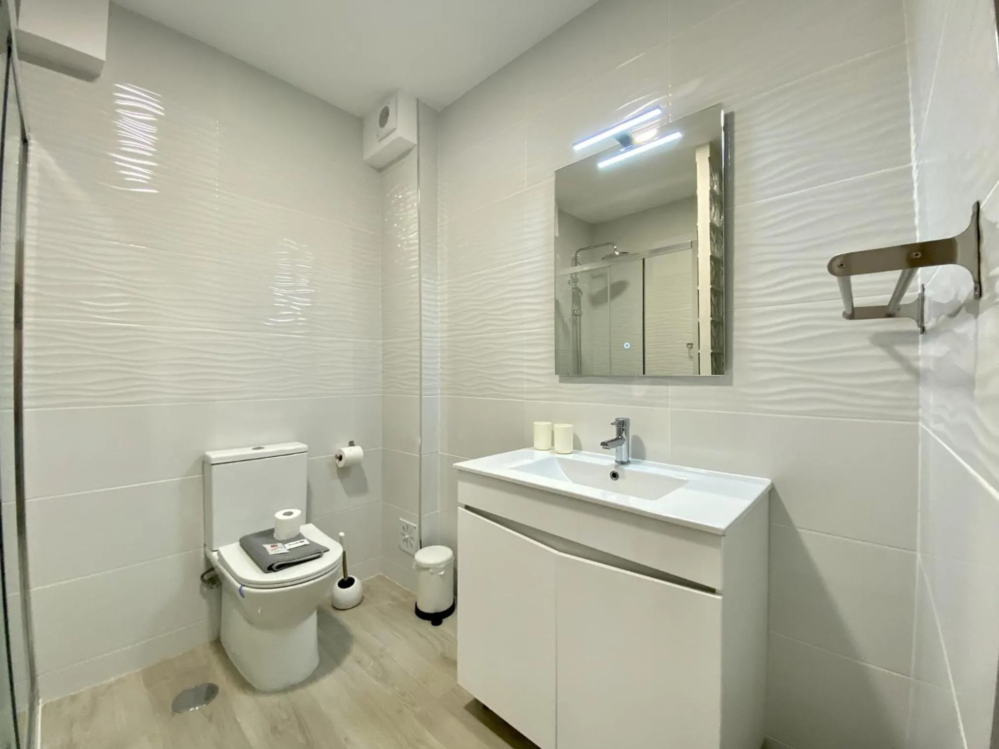 Bathroom in Albufeira Central 6 by Homing