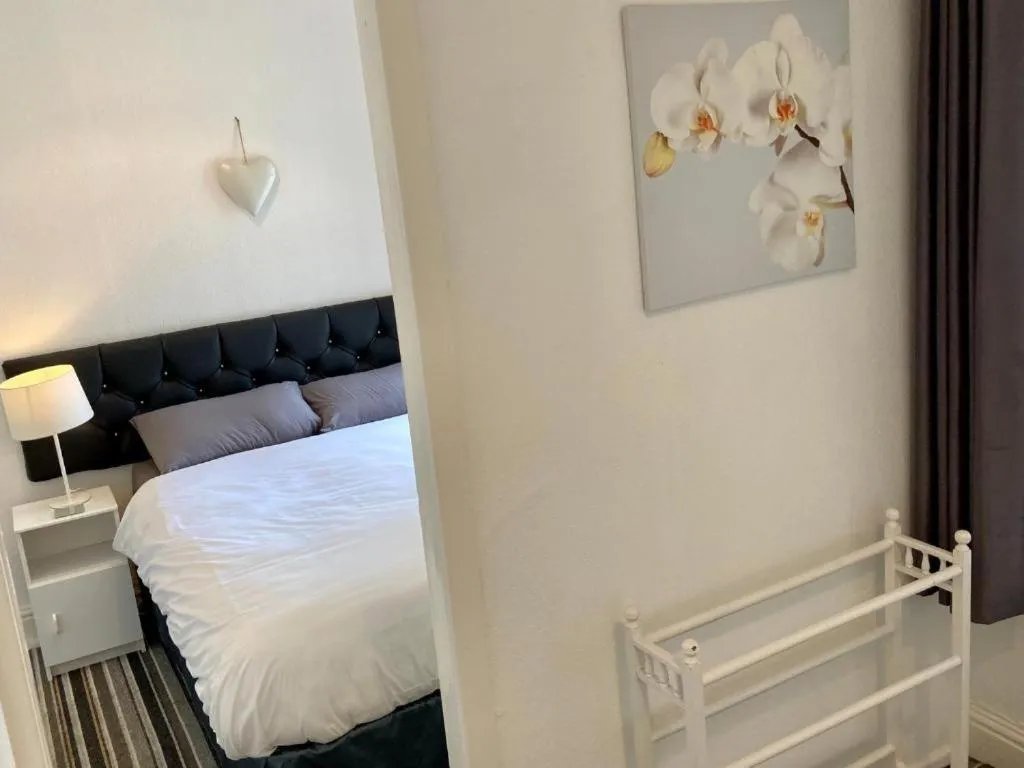 Bed in The Hotel And Bar Blackpool