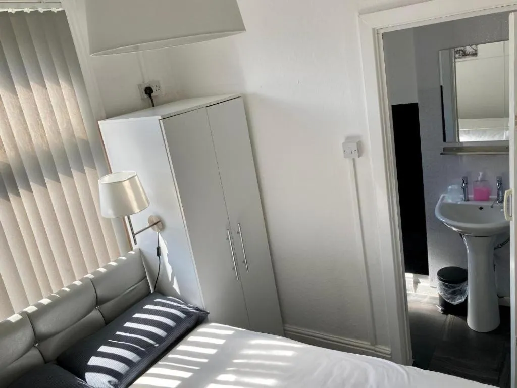 Bed in The Hotel And Bar Blackpool