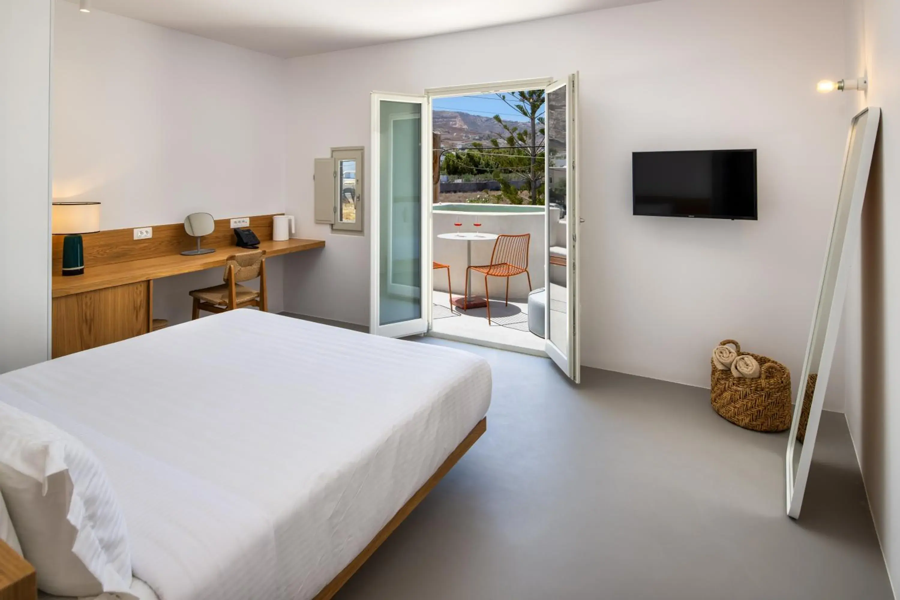 Superior Suite with Outdoor Heated Tub in Viva Nove Suites Superior Suite with Outdoor Heated Tub in Viva Nove Suites