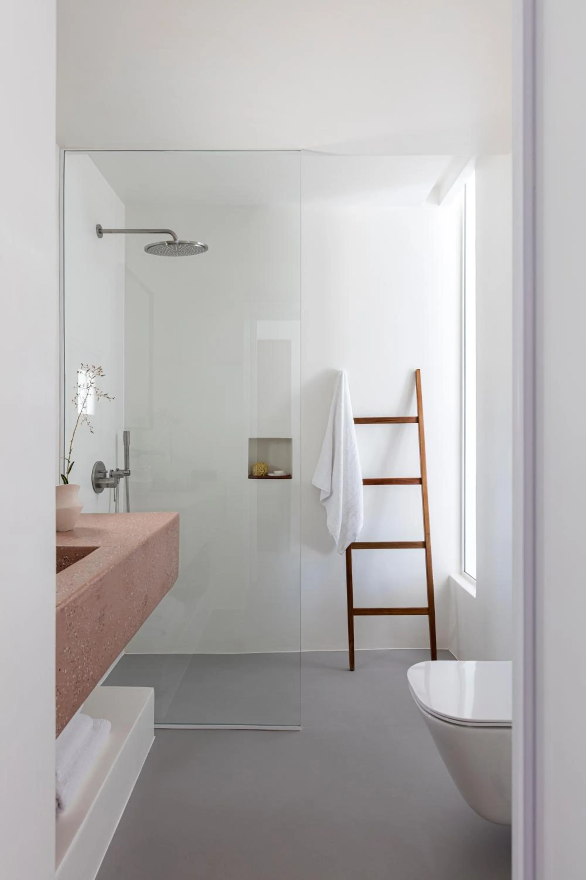 Bathroom, Bed in Viva Nove Suites