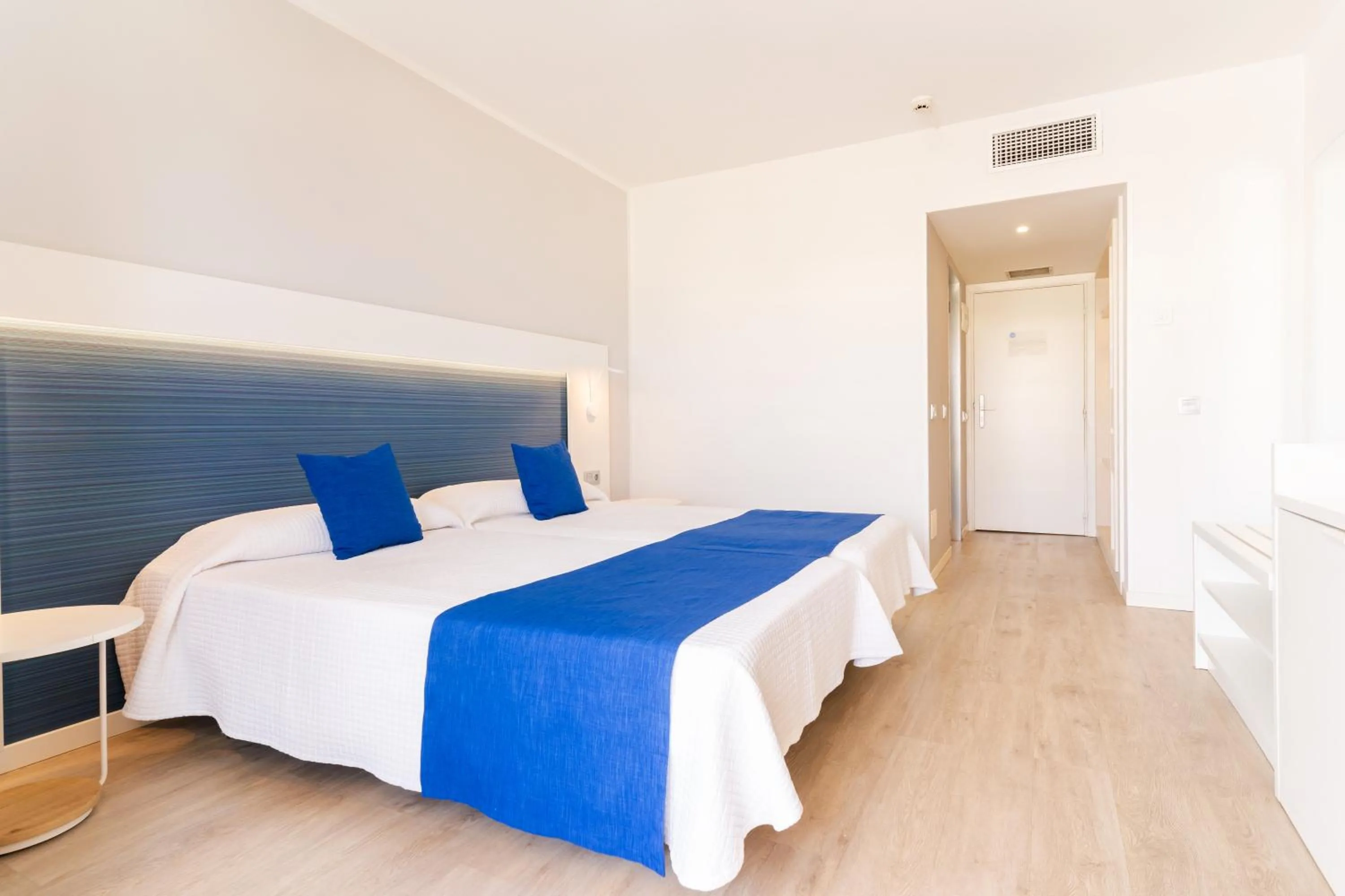 Bedroom, Bed in HOVIMA Cool Costa Adeje